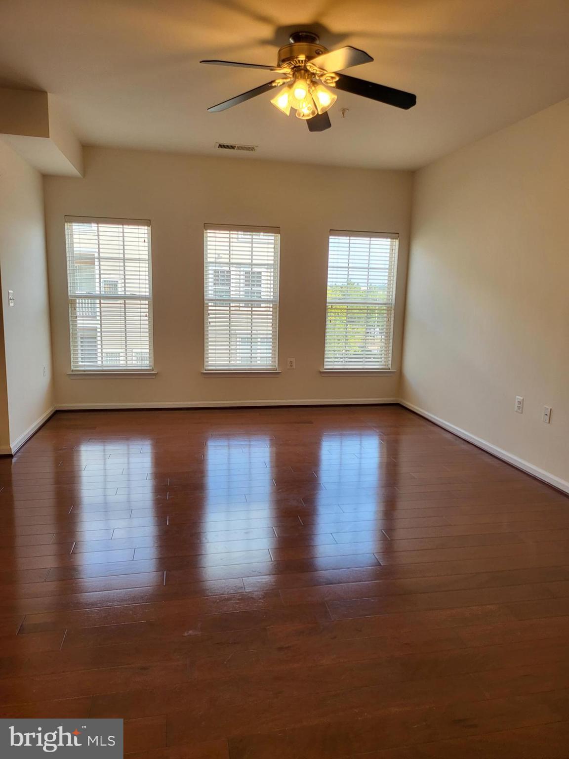 CENTREVILLE CROSSING - Residential Lease