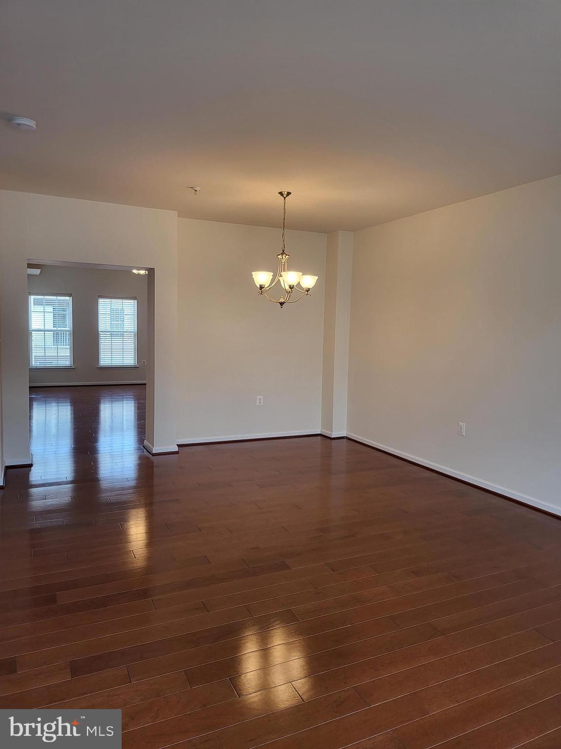 CENTREVILLE CROSSING - Residential Lease