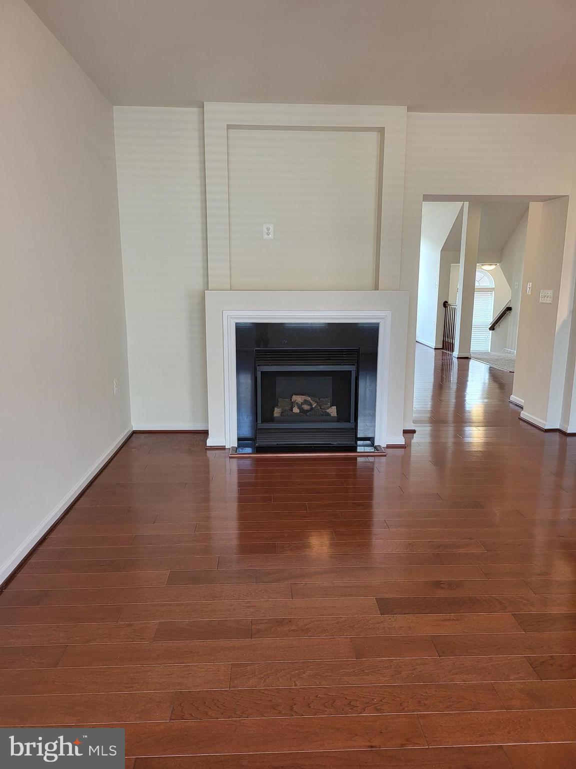 CENTREVILLE CROSSING - Residential Lease