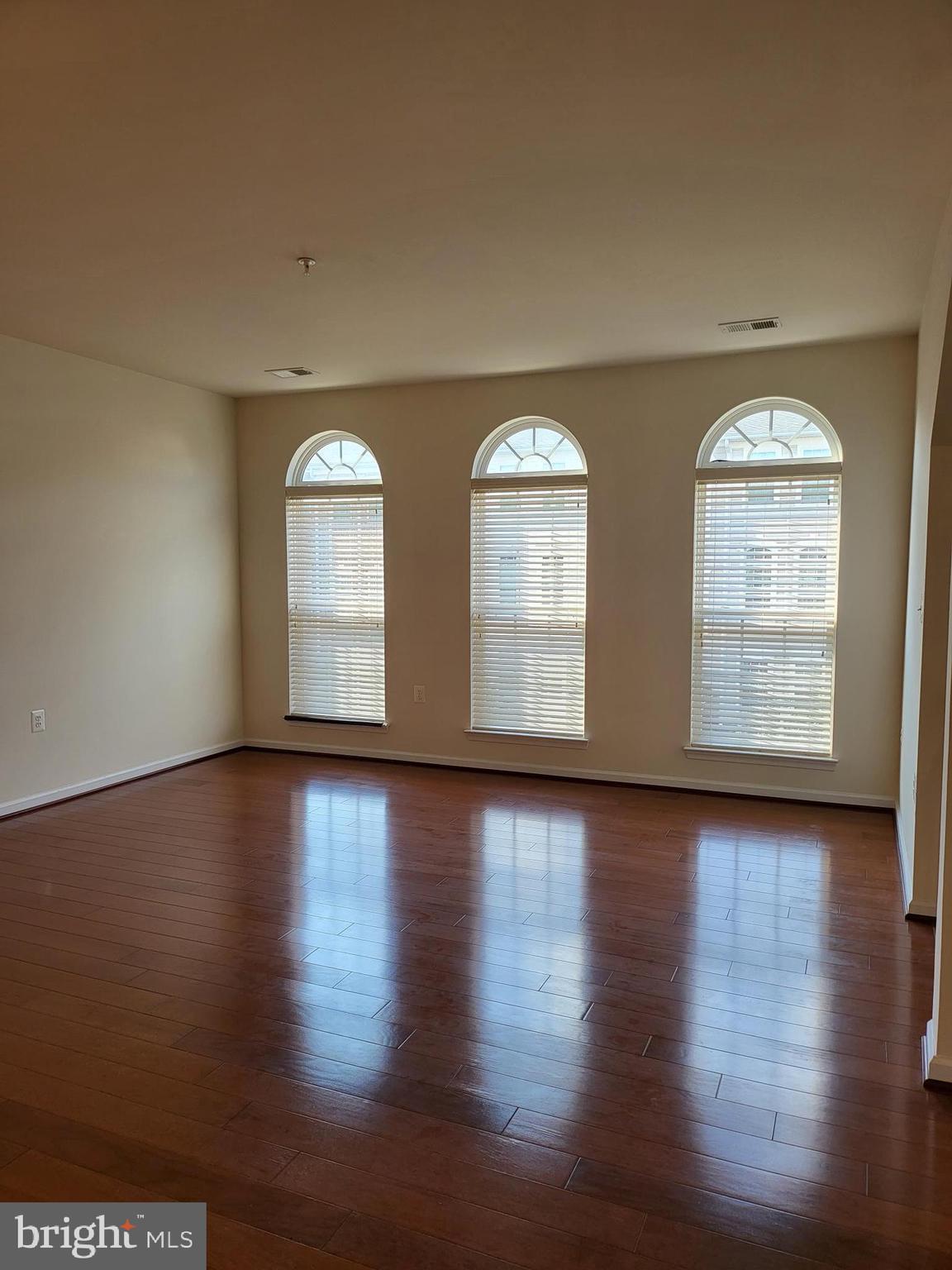 CENTREVILLE CROSSING - Residential Lease