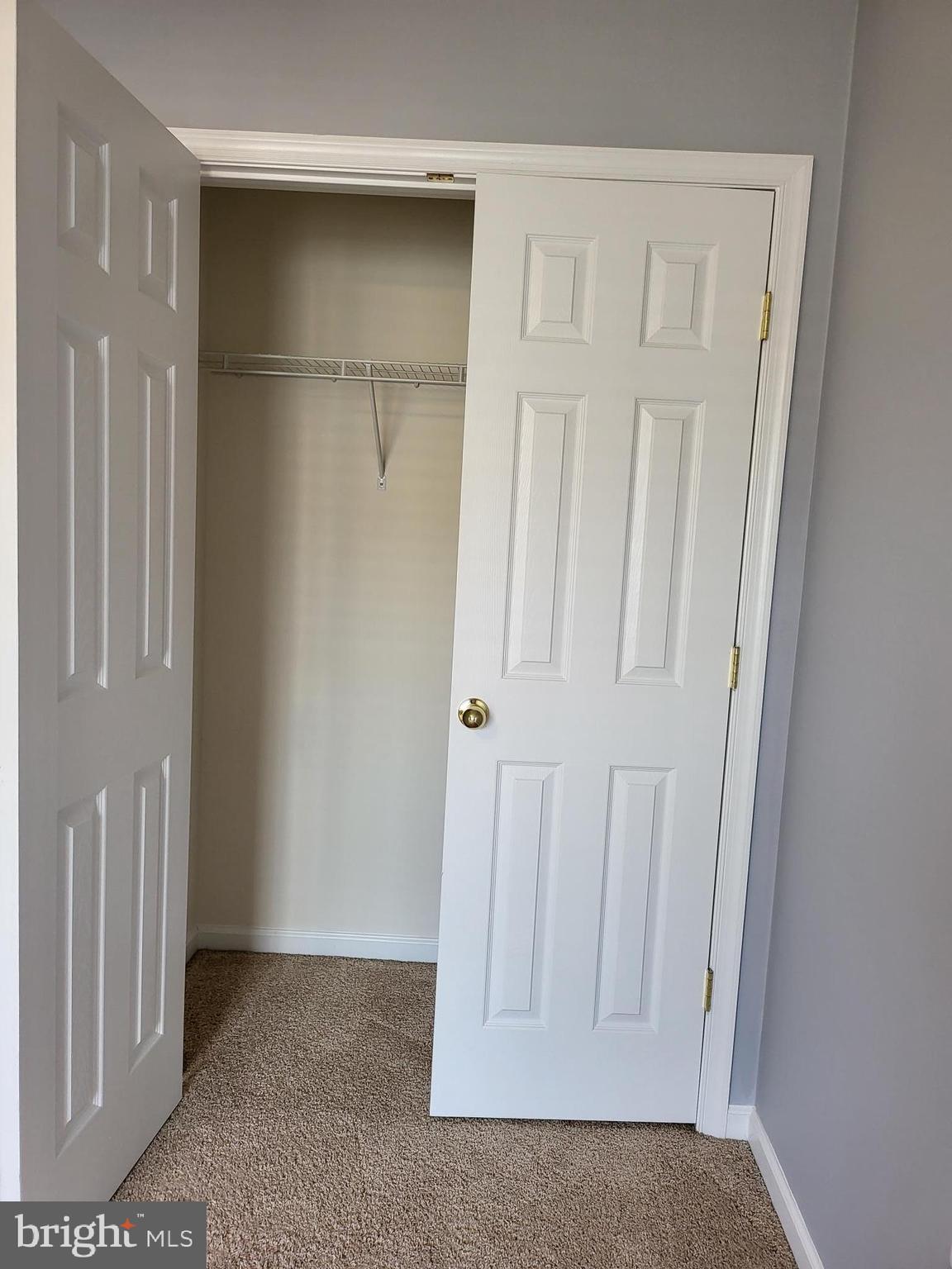 CENTREVILLE CROSSING - Residential Lease