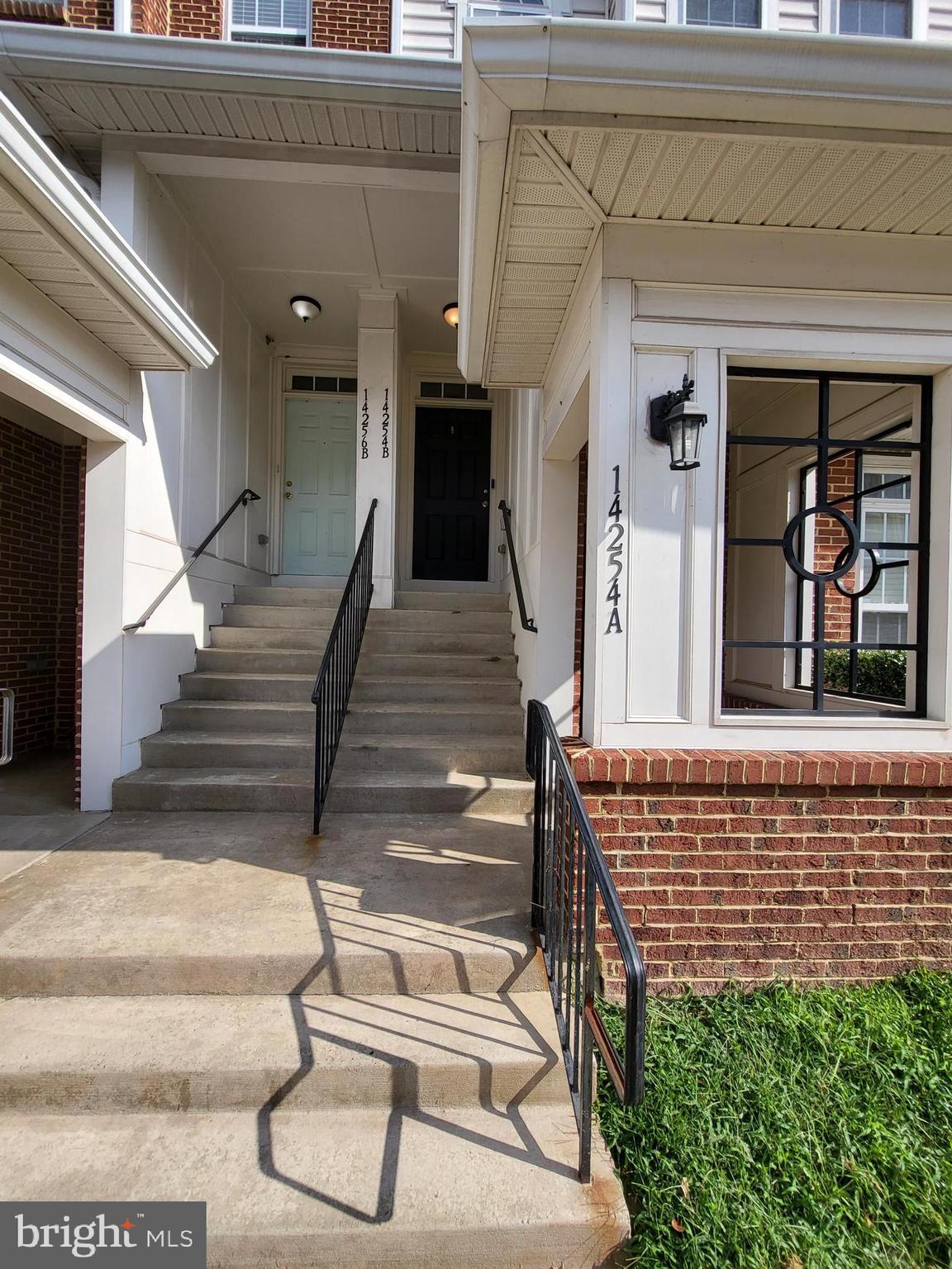 CENTREVILLE CROSSING - Residential Lease