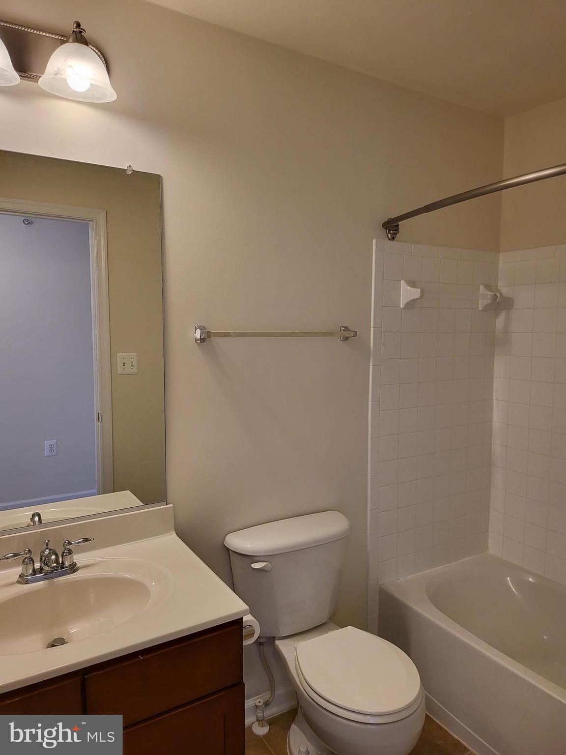 CENTREVILLE CROSSING - Residential Lease