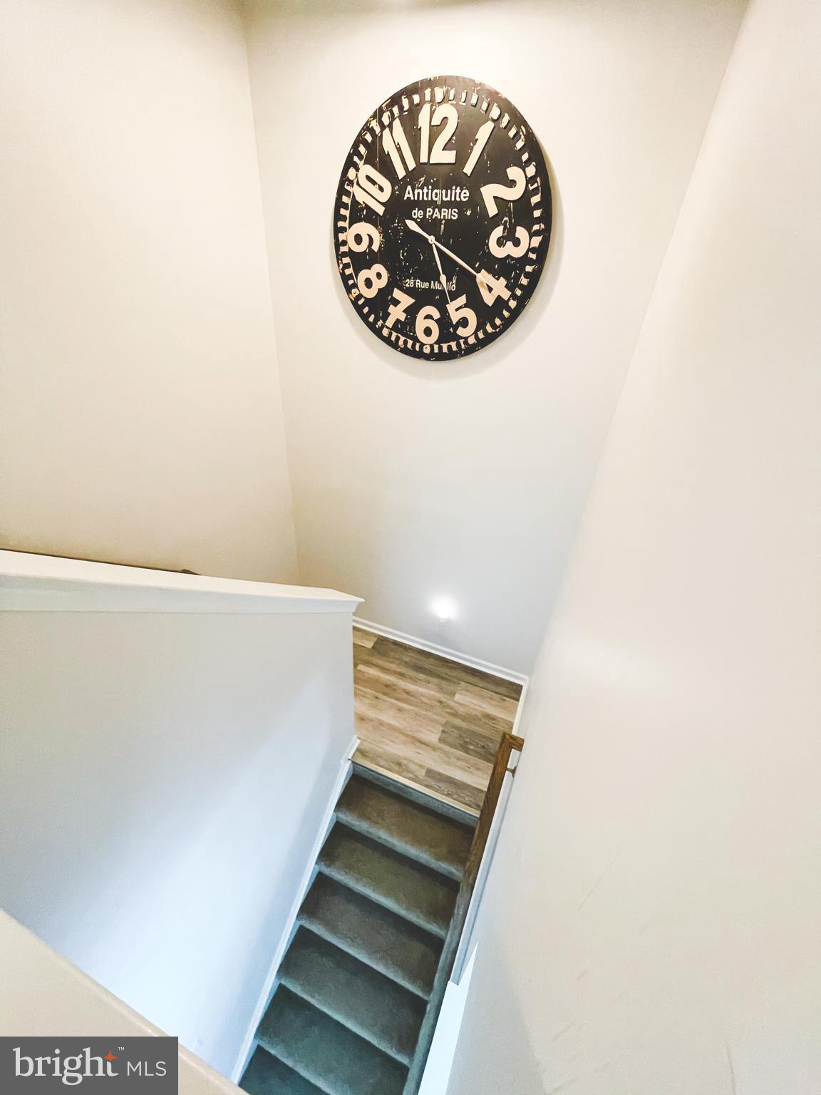 WINDING HILLS - DORSET SQ - Residential