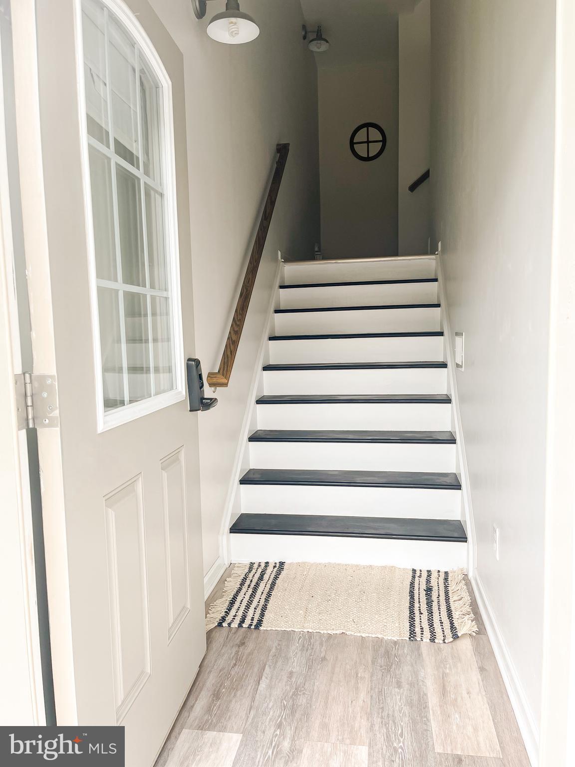 WINDING HILLS - DORSET SQ - Residential
