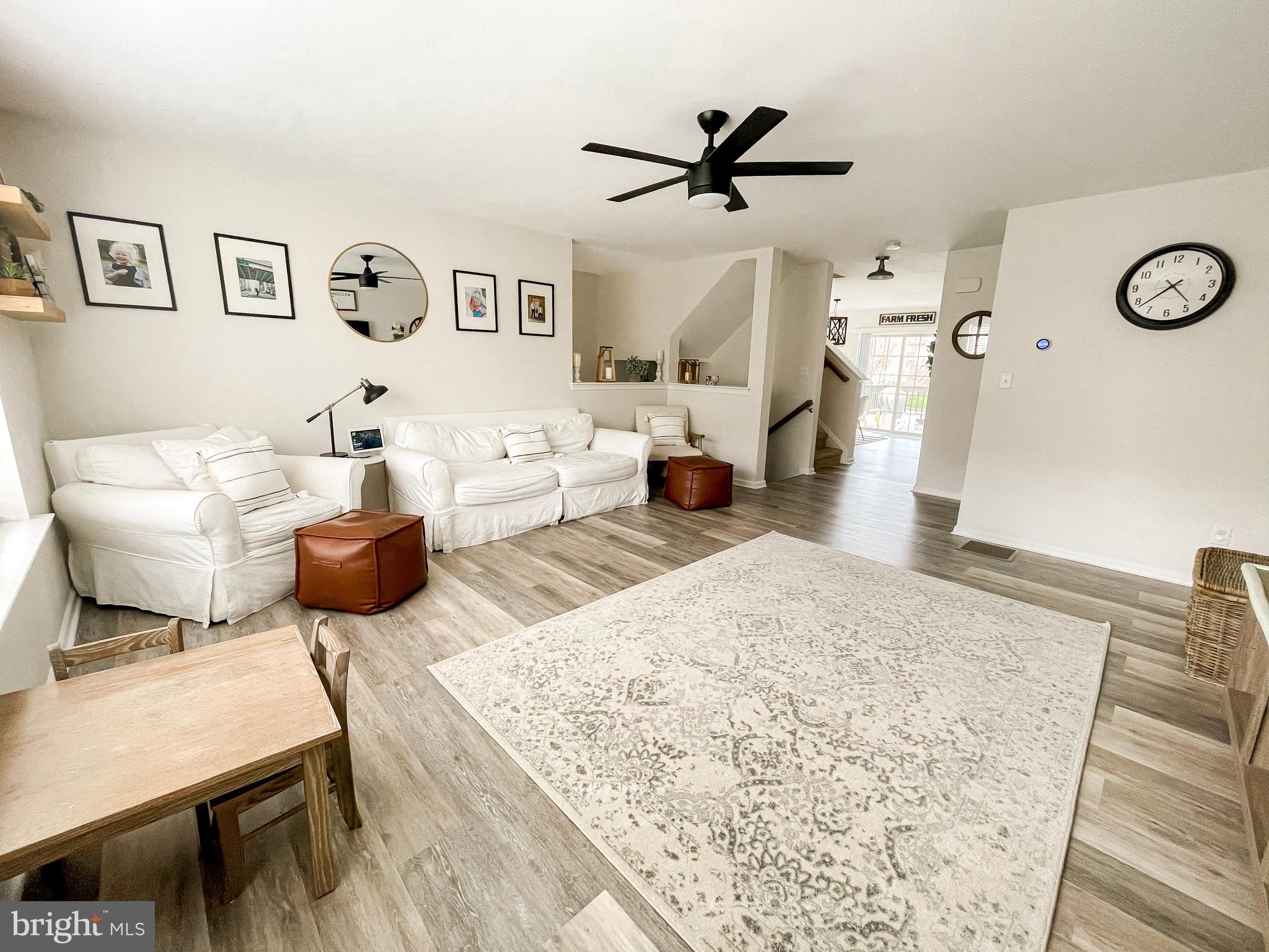 WINDING HILLS - DORSET SQ - Residential