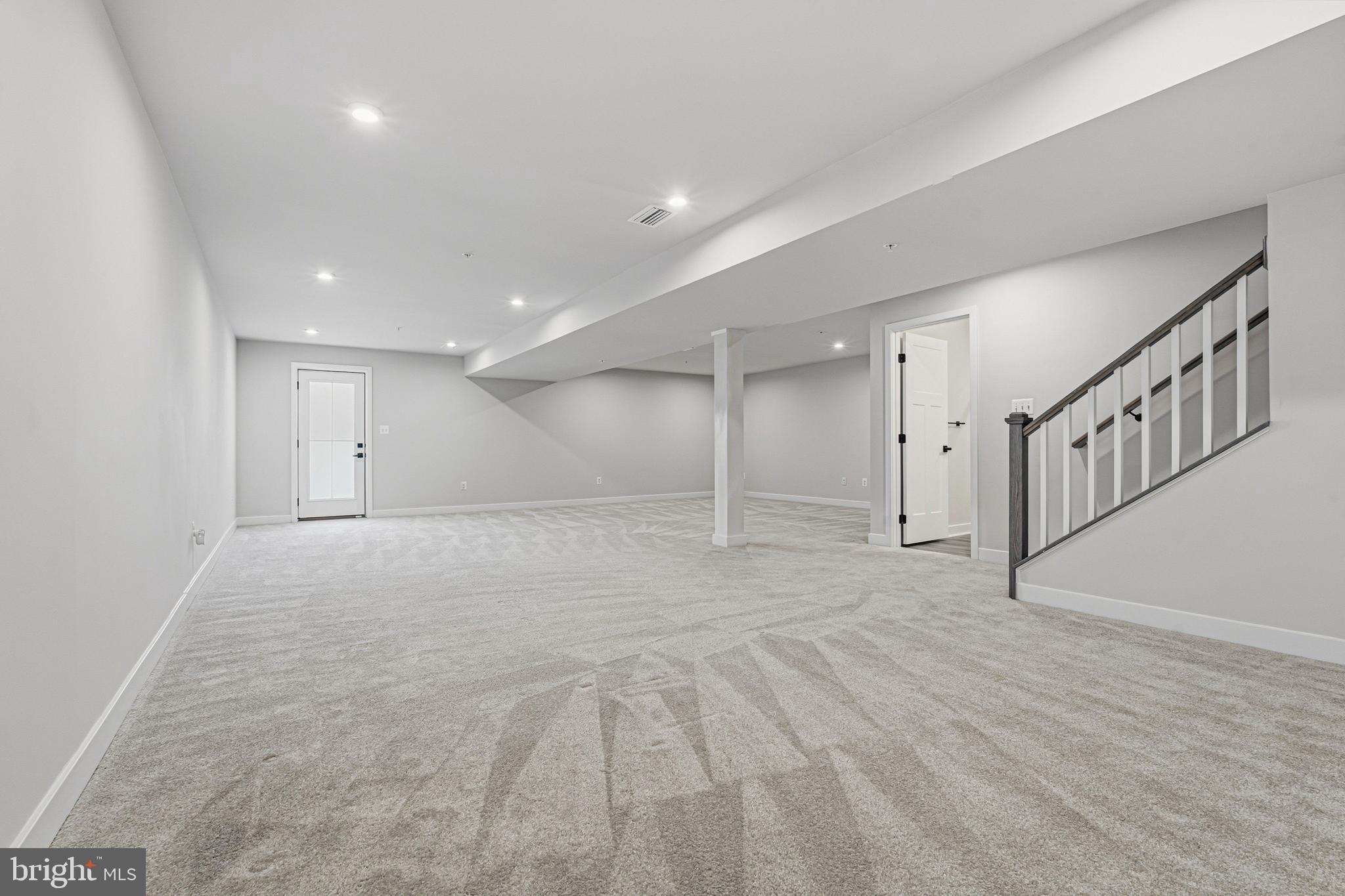 JAMES RUN CARRIAGE HOMES - Residential