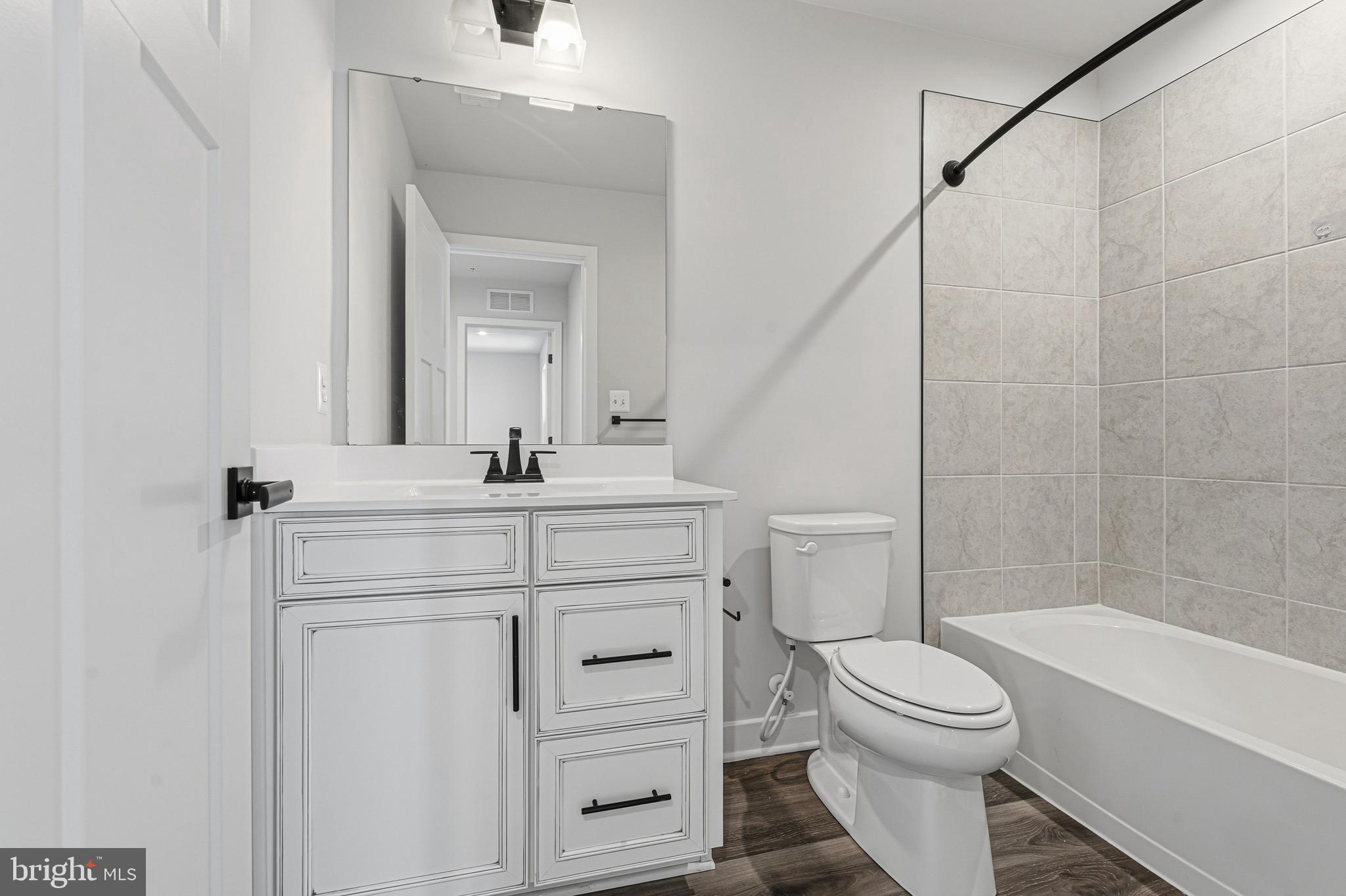 JAMES RUN CARRIAGE HOMES - Residential