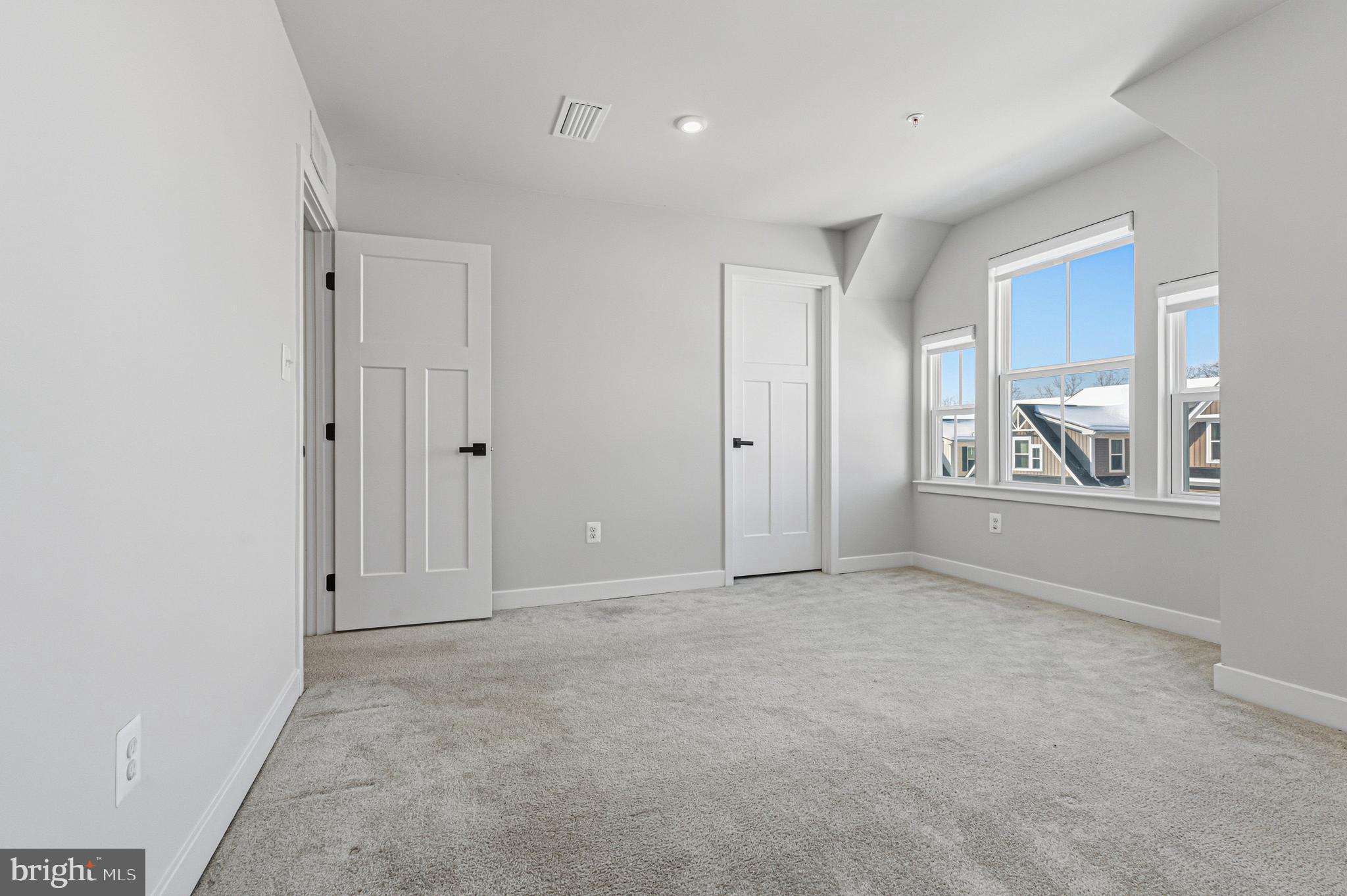 JAMES RUN CARRIAGE HOMES - Residential