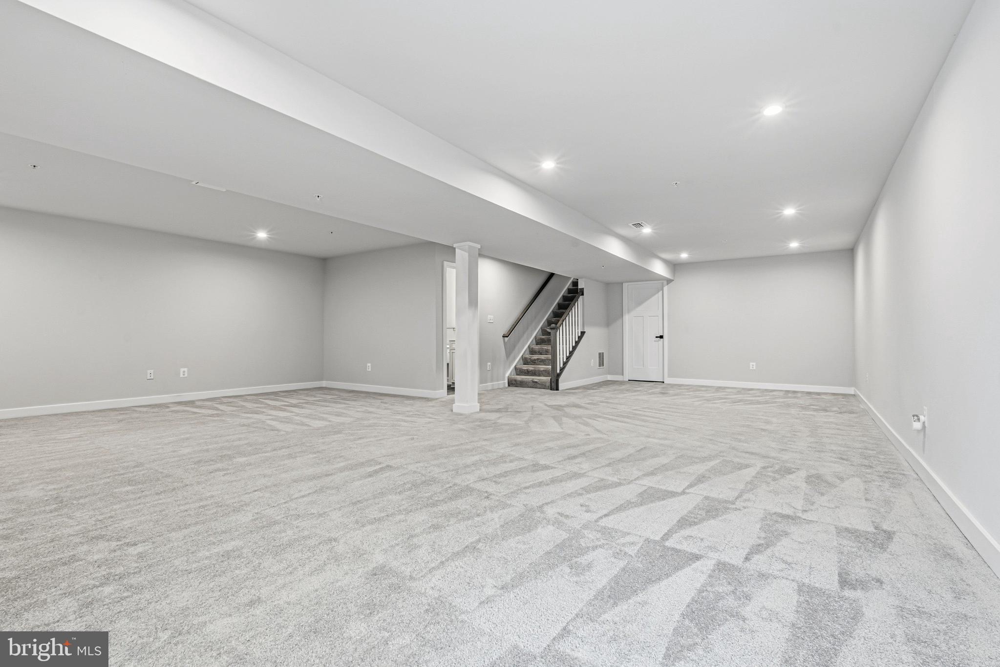 JAMES RUN CARRIAGE HOMES - Residential