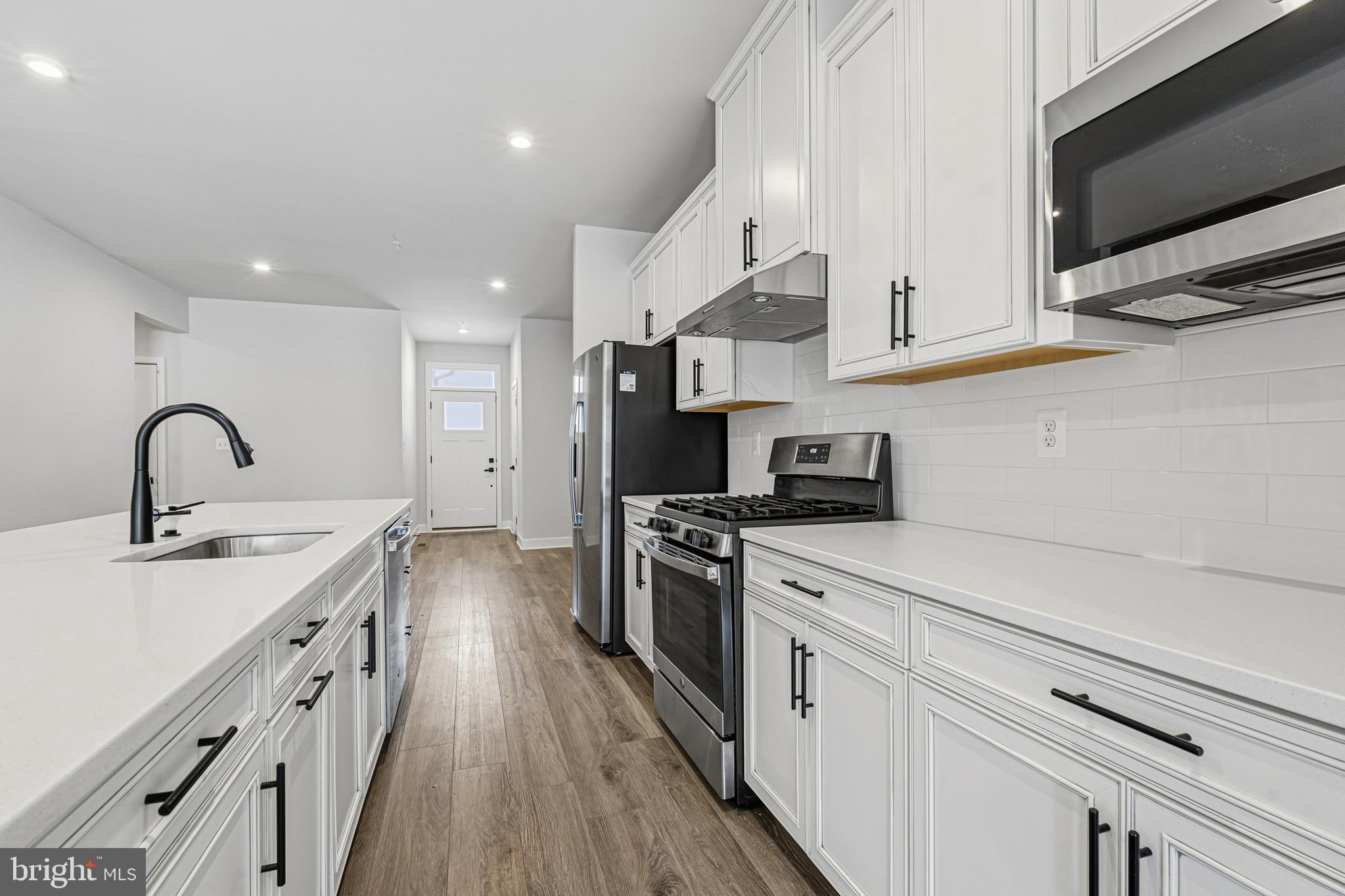 JAMES RUN CARRIAGE HOMES - Residential