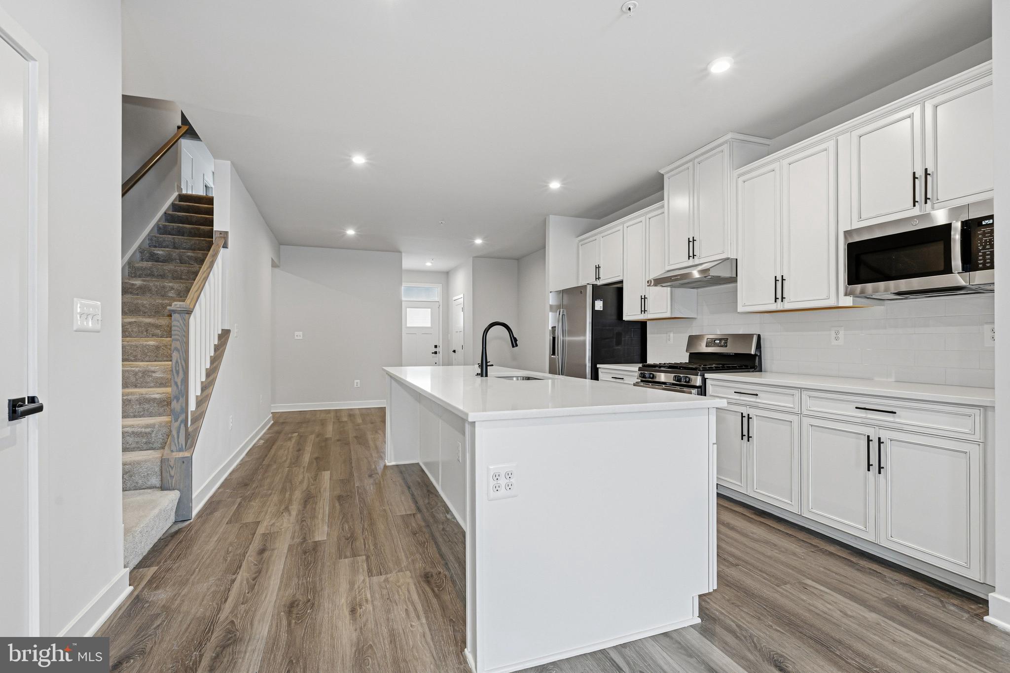 JAMES RUN CARRIAGE HOMES - Residential