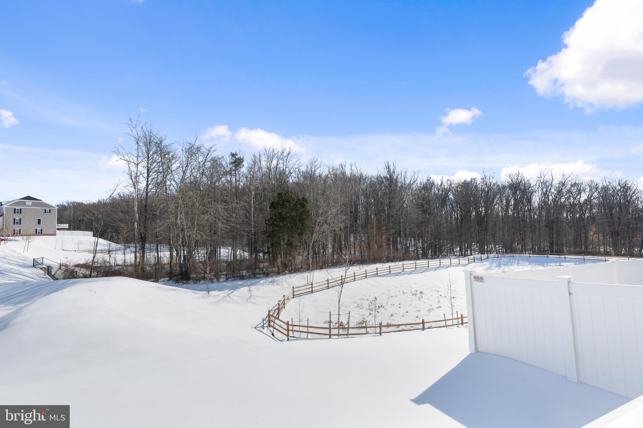 JAMES RUN CARRIAGE HOMES - Residential