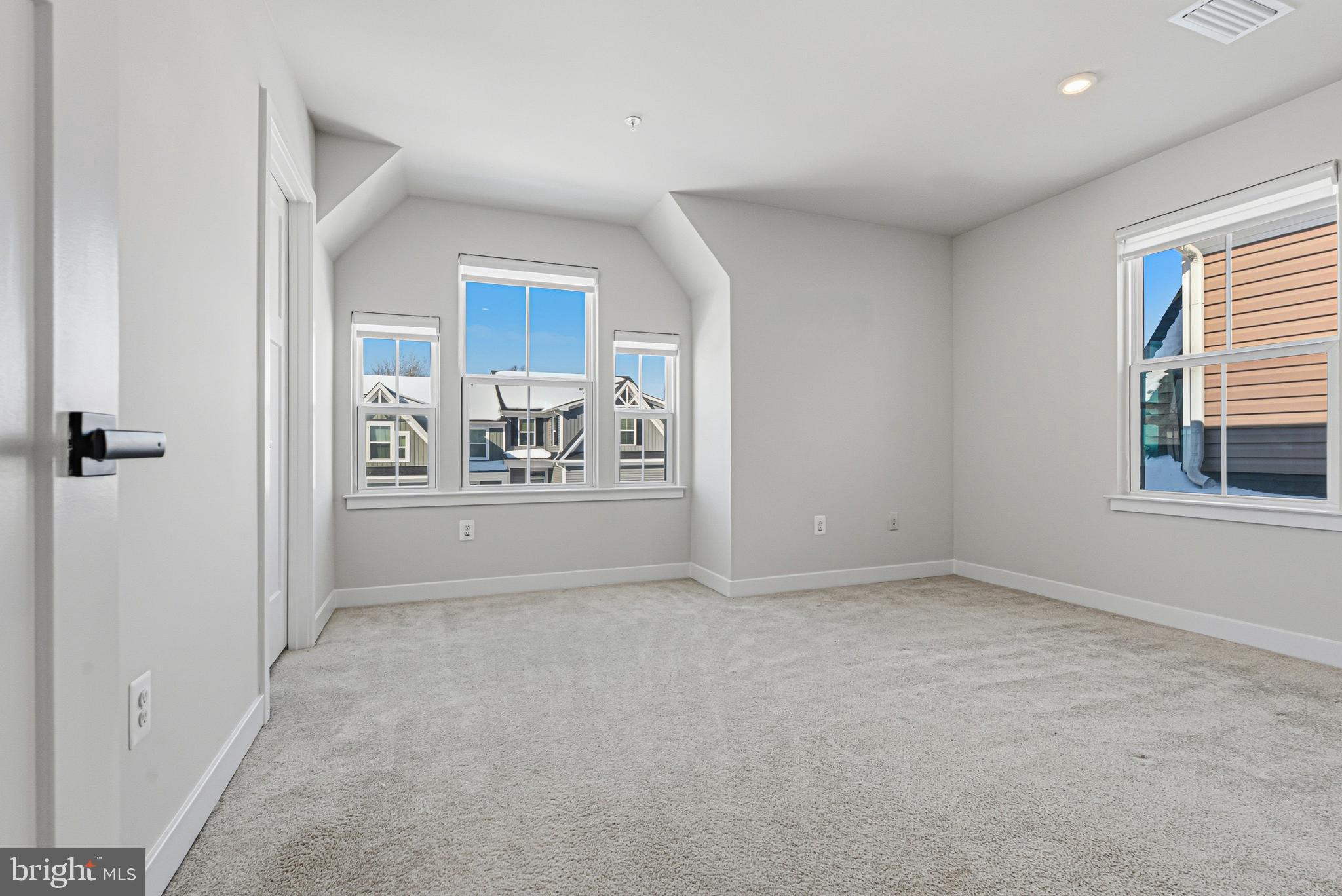 JAMES RUN CARRIAGE HOMES - Residential