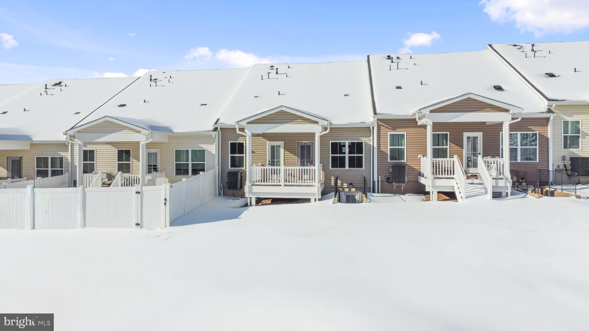 JAMES RUN CARRIAGE HOMES - Residential