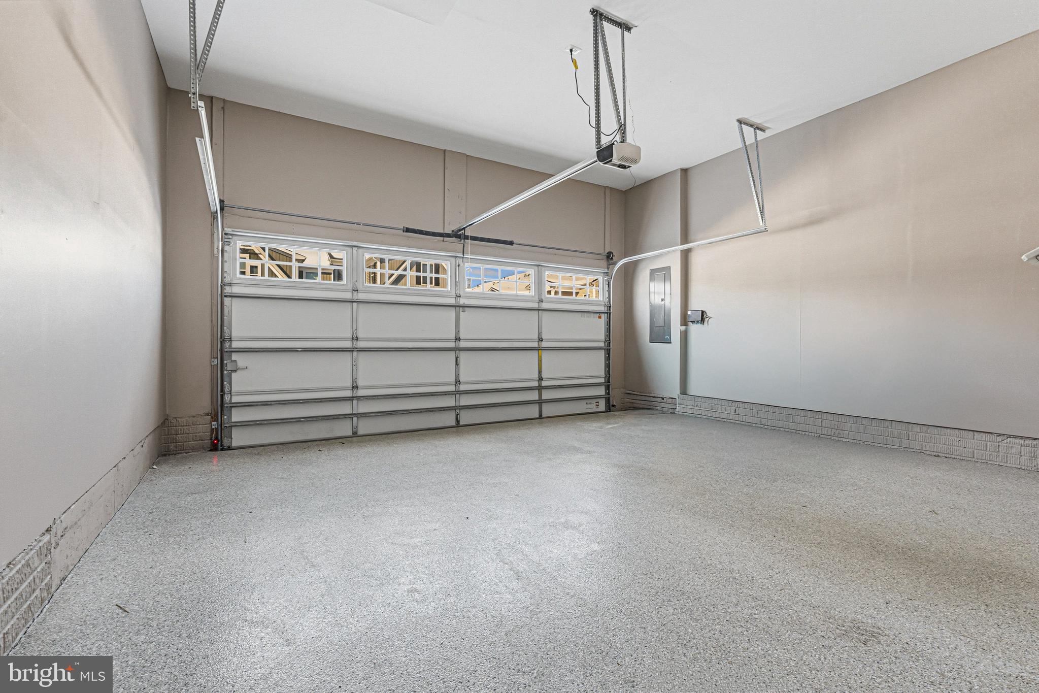 JAMES RUN CARRIAGE HOMES - Residential