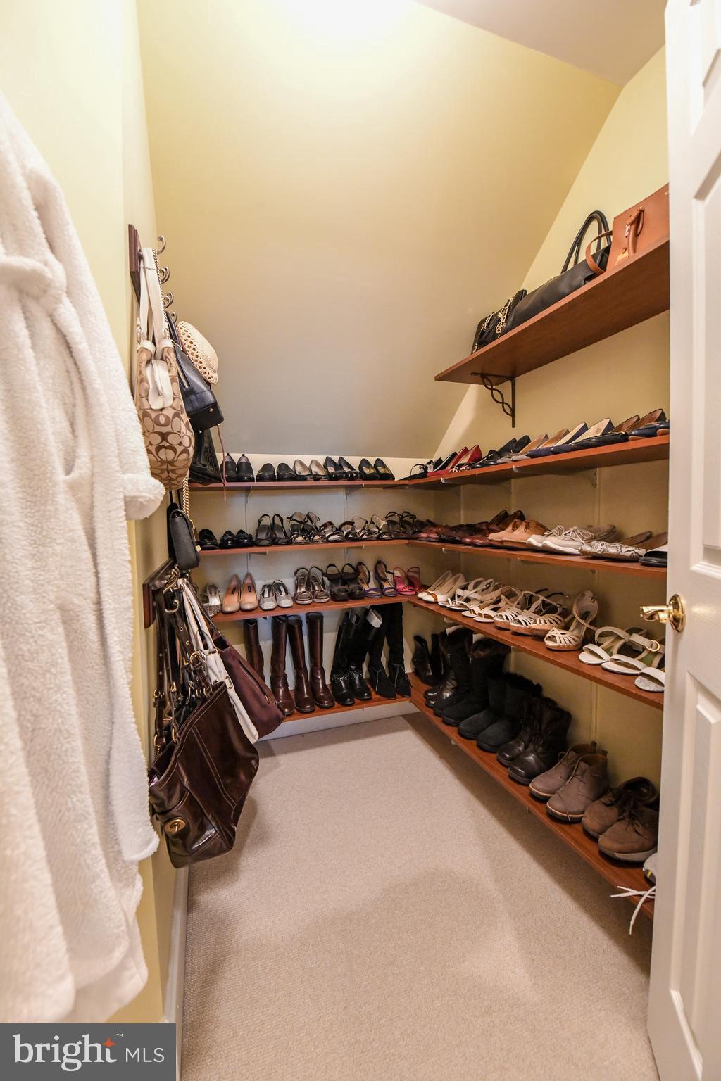 RIVER CREEK - Residential Lease