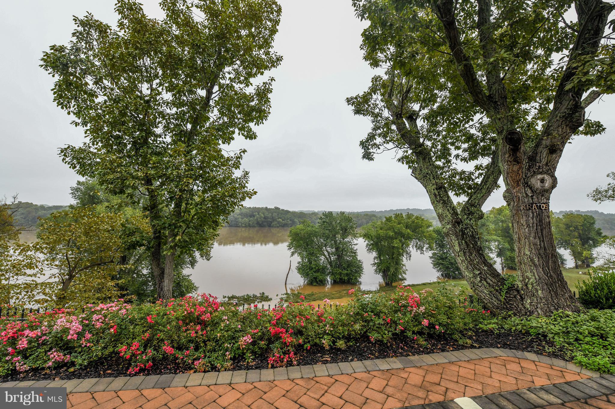 RIVER CREEK - Residential Lease