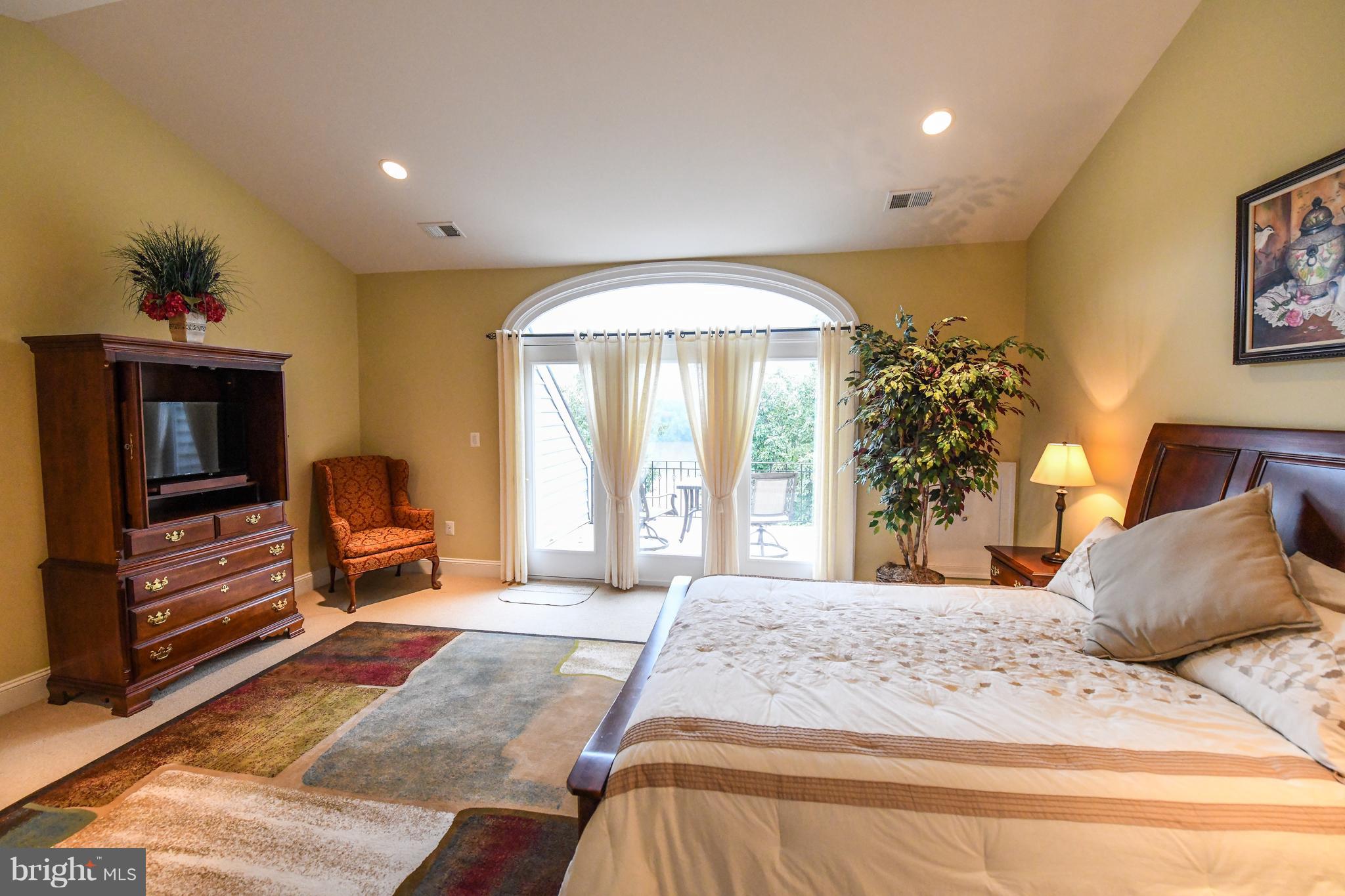 RIVER CREEK - Residential Lease