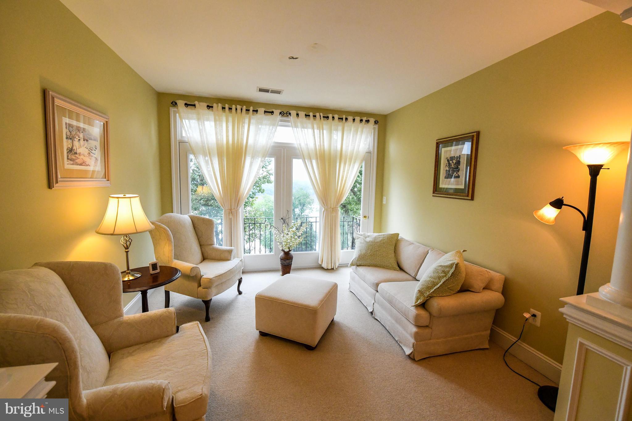 RIVER CREEK - Residential Lease