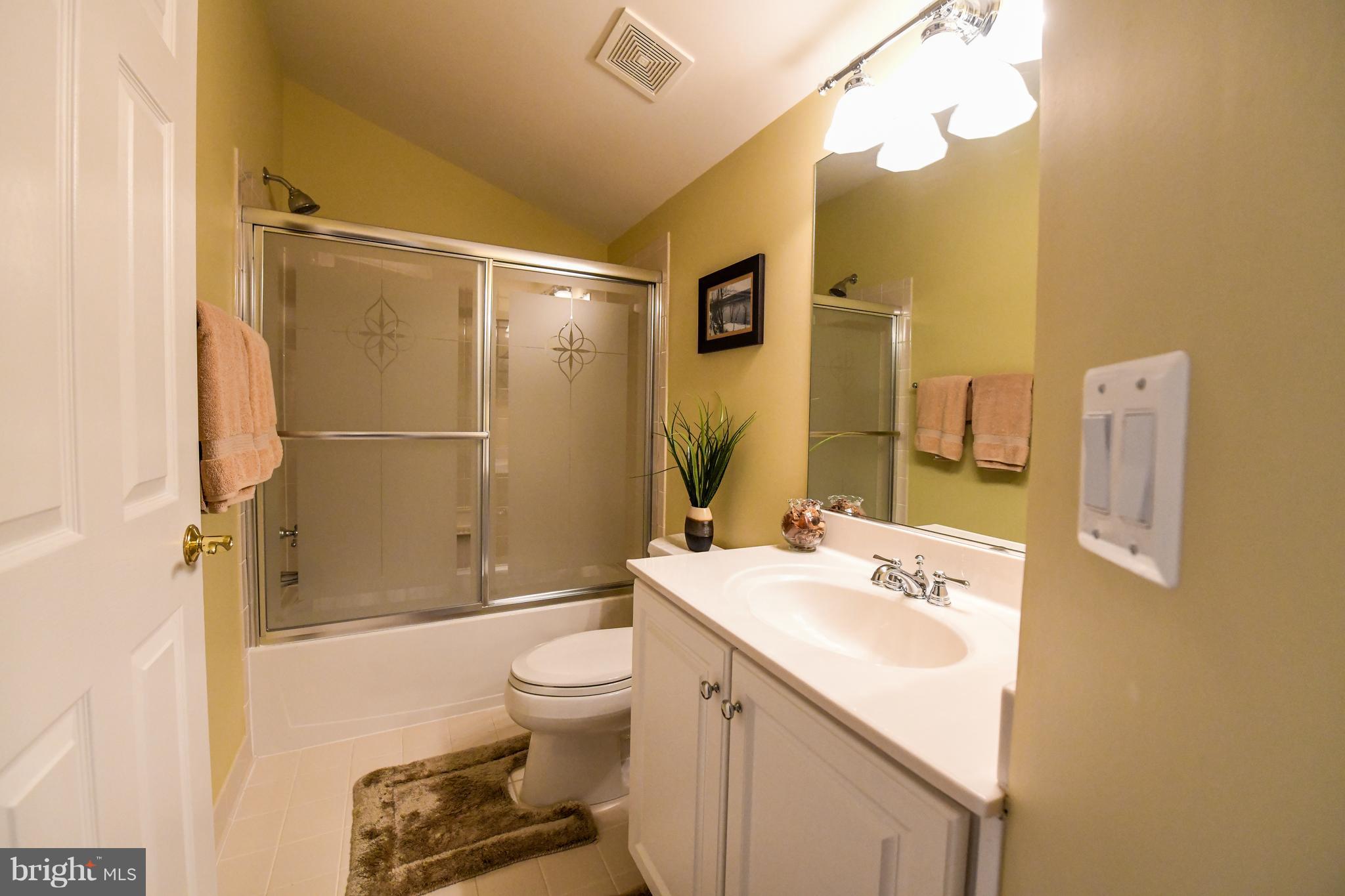 RIVER CREEK - Residential Lease