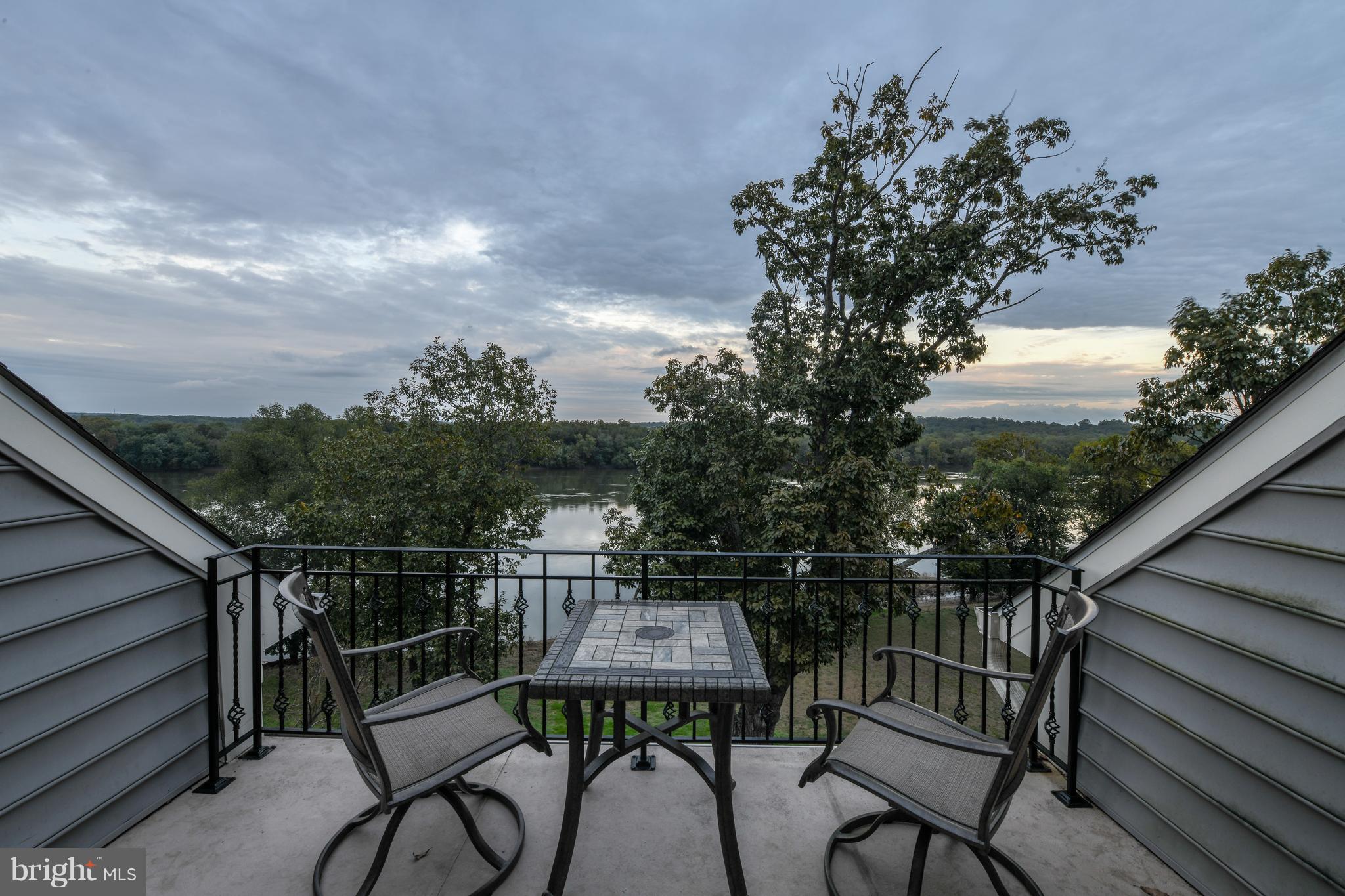 RIVER CREEK - Residential Lease