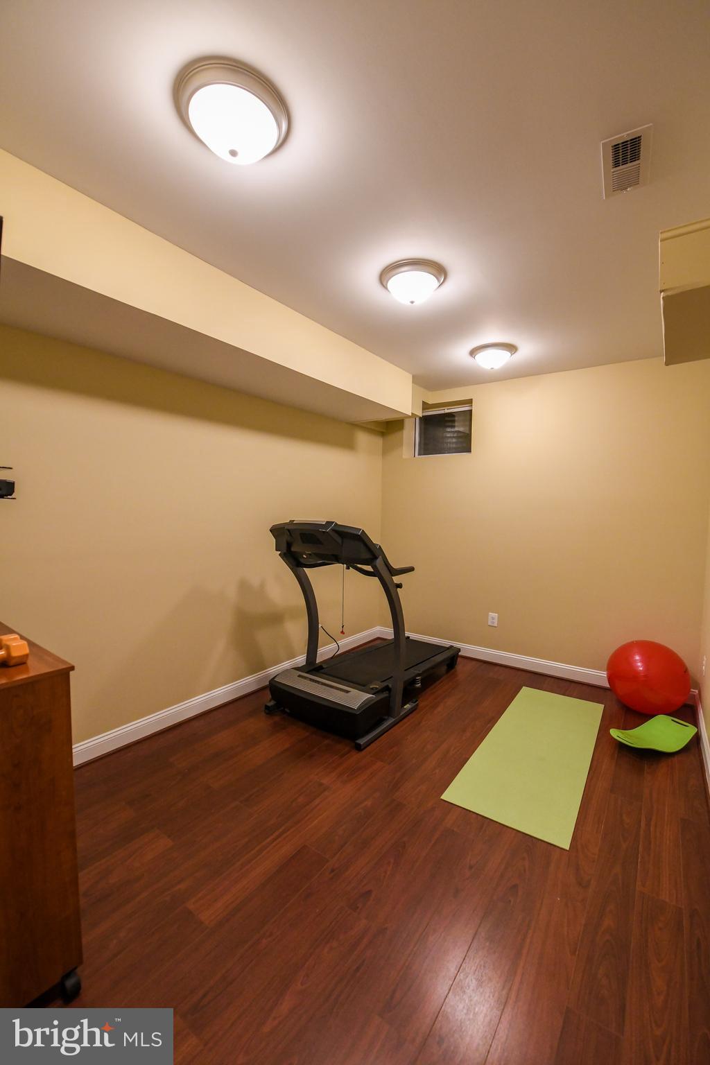 RIVER CREEK - Residential Lease