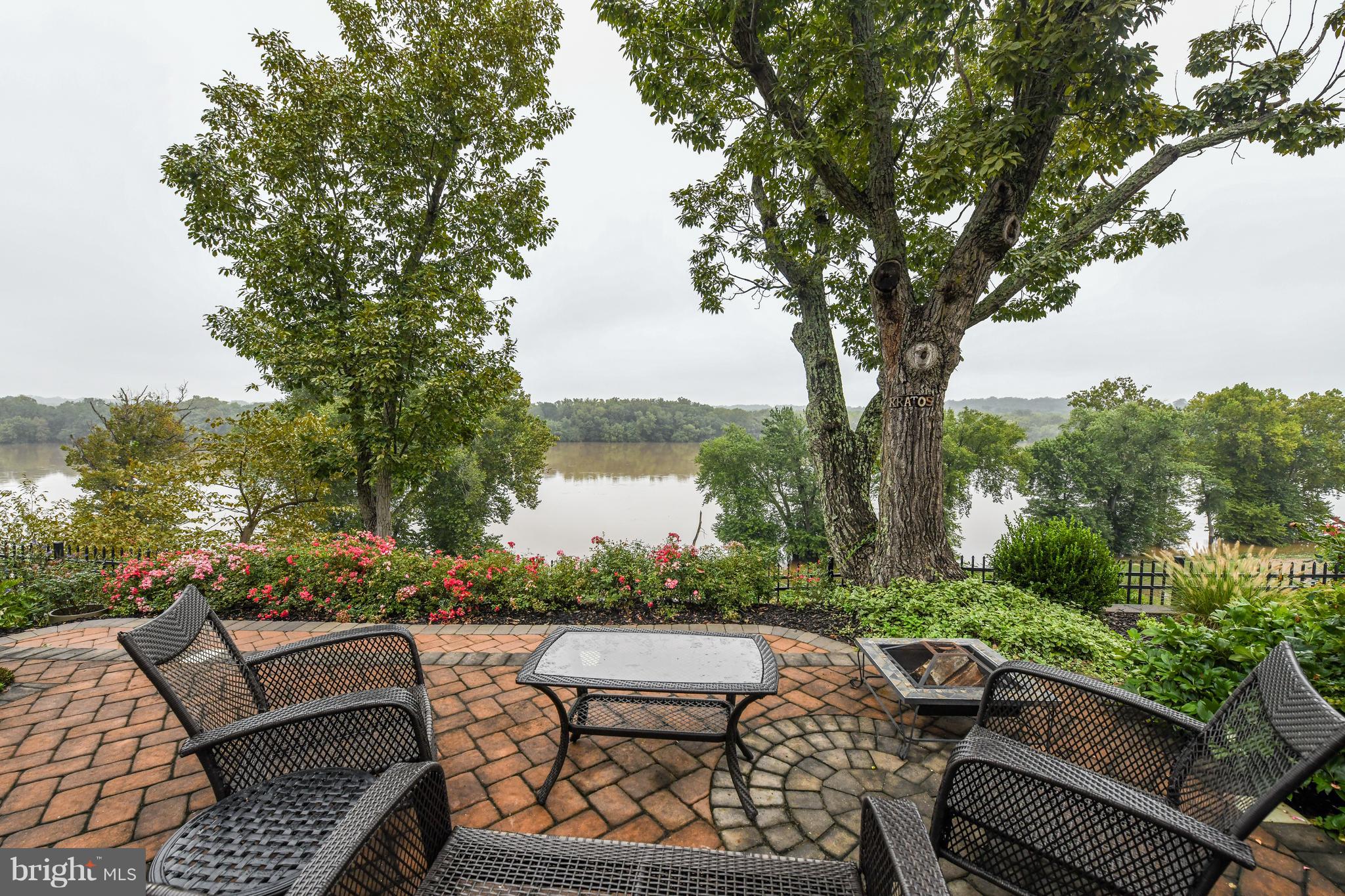 RIVER CREEK - Residential Lease