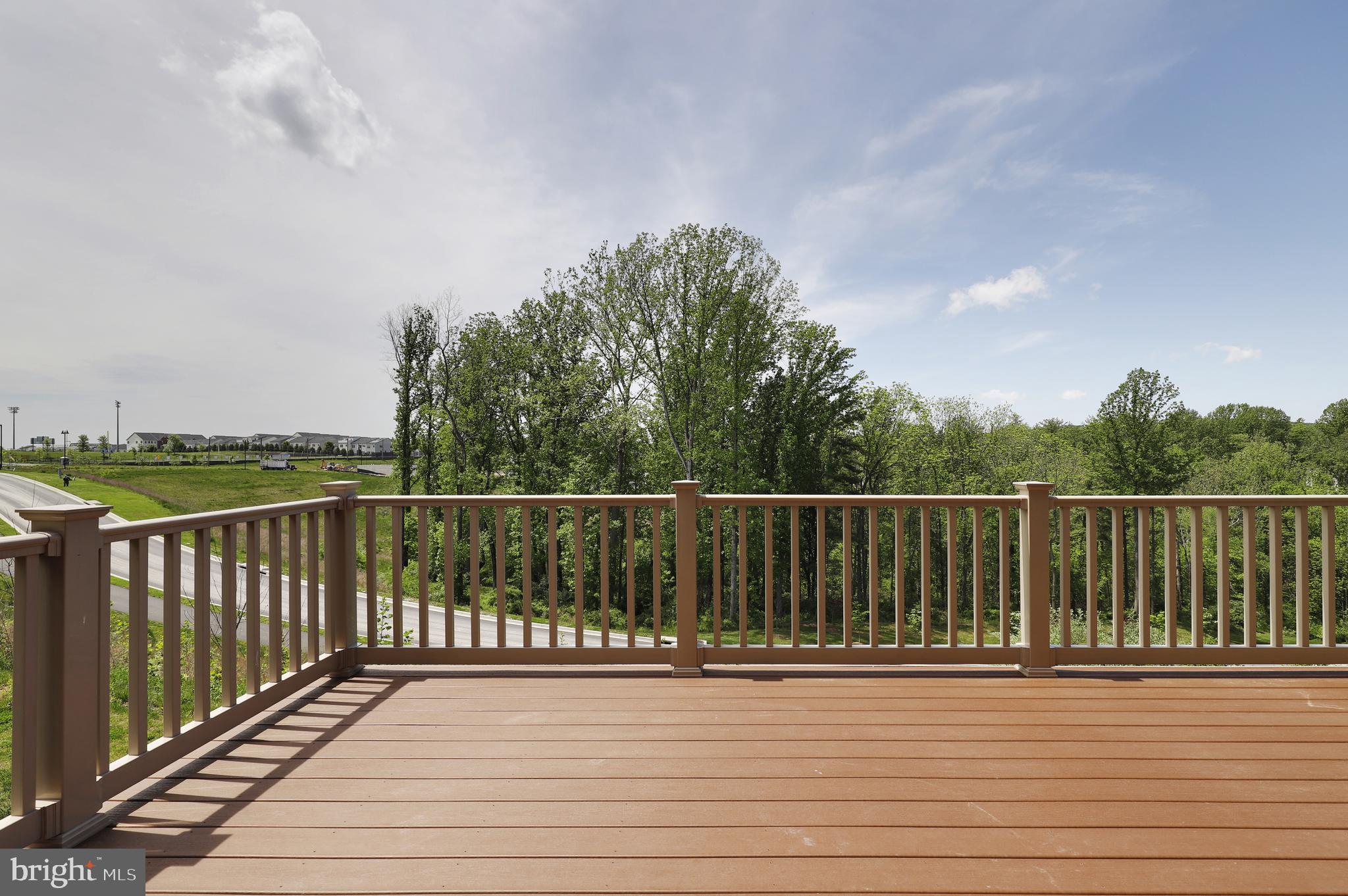 LAKE LINGANORE TOWN CENTER - Residential