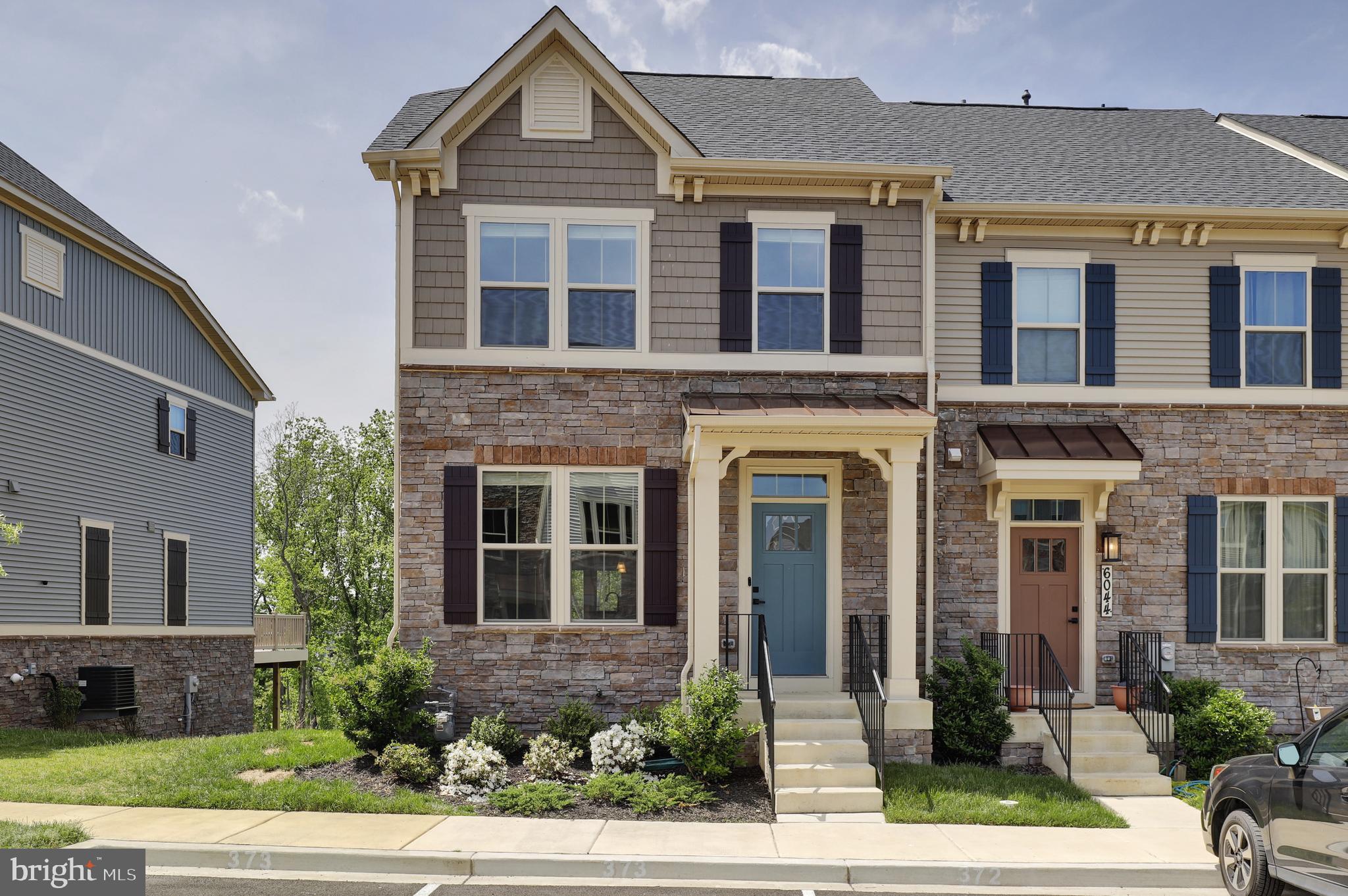 LAKE LINGANORE TOWN CENTER - Residential