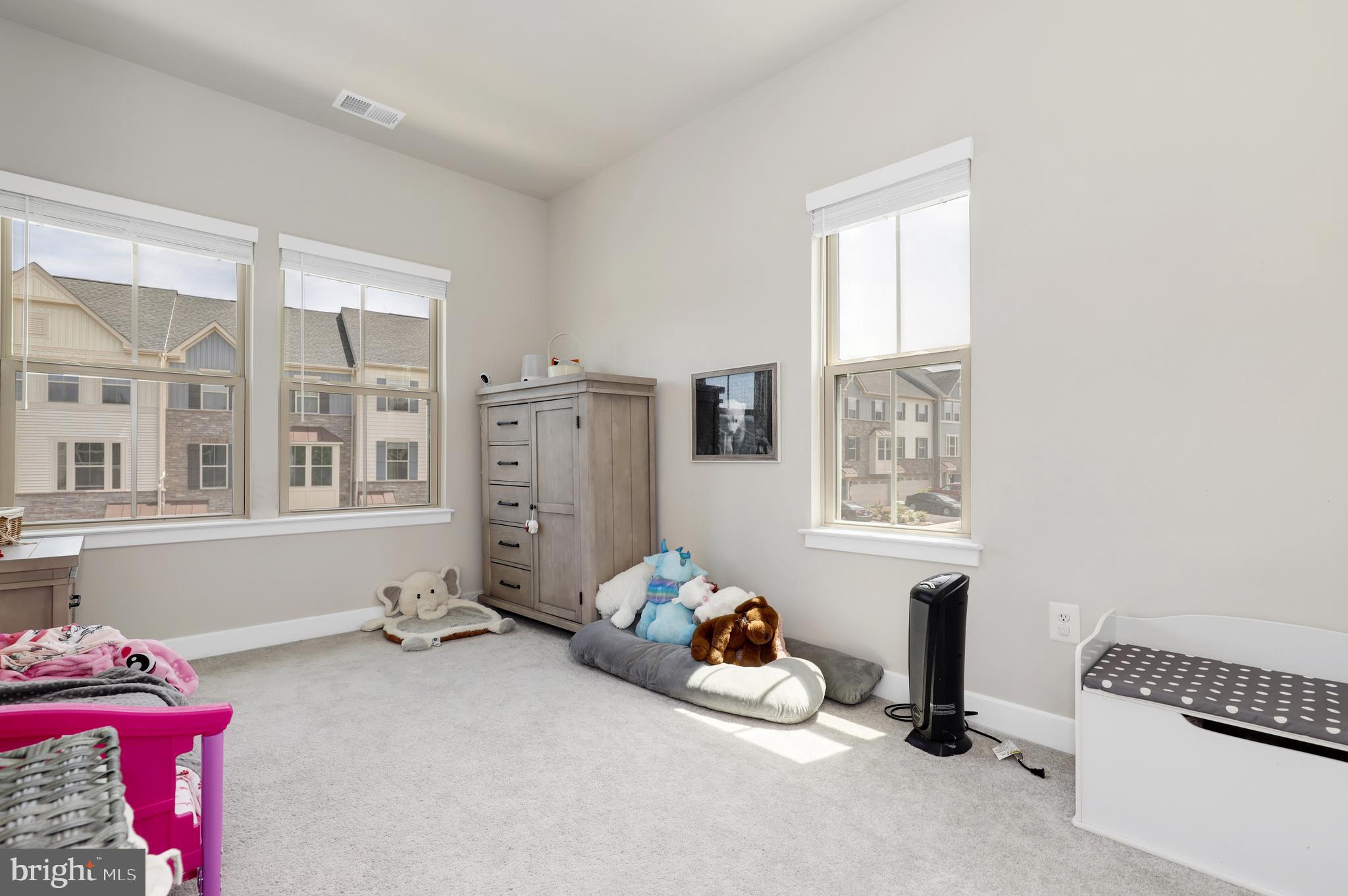 LAKE LINGANORE TOWN CENTER - Residential