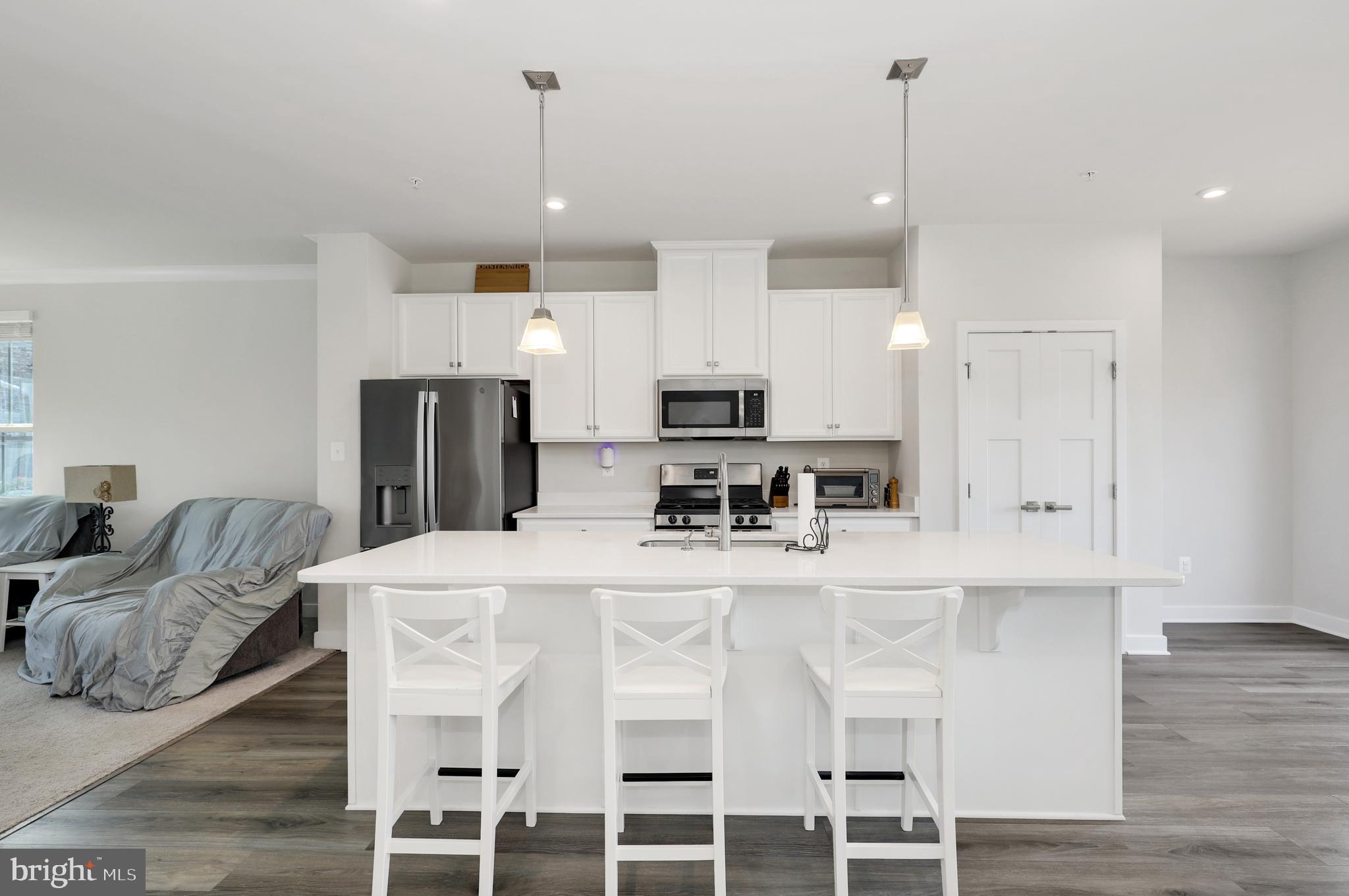 LAKE LINGANORE TOWN CENTER - Residential