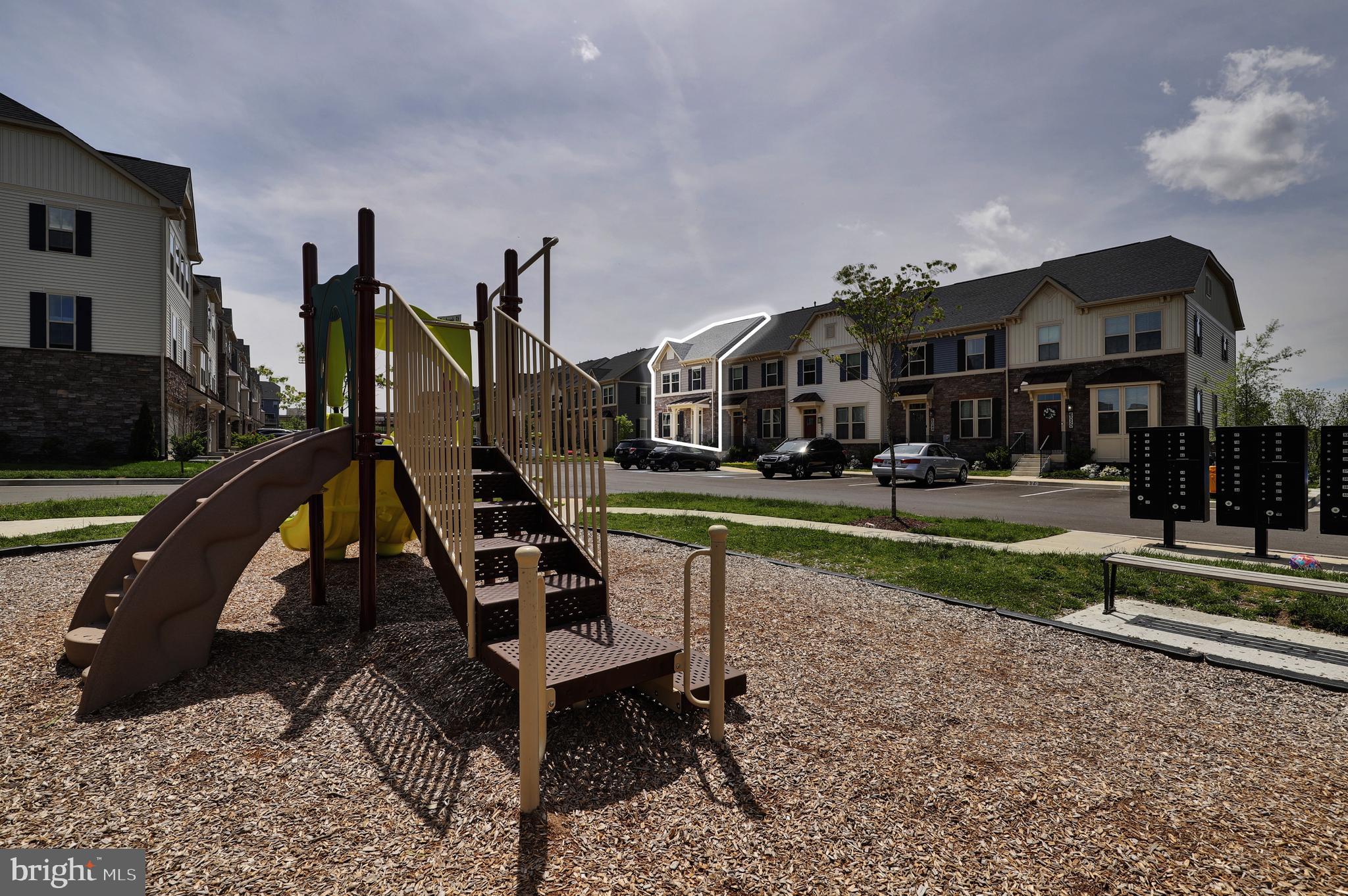 LAKE LINGANORE TOWN CENTER - Residential