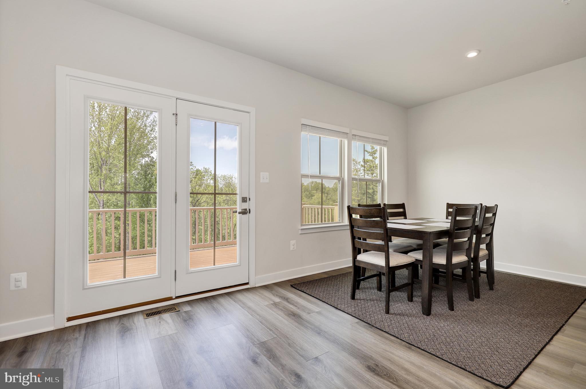 LAKE LINGANORE TOWN CENTER - Residential