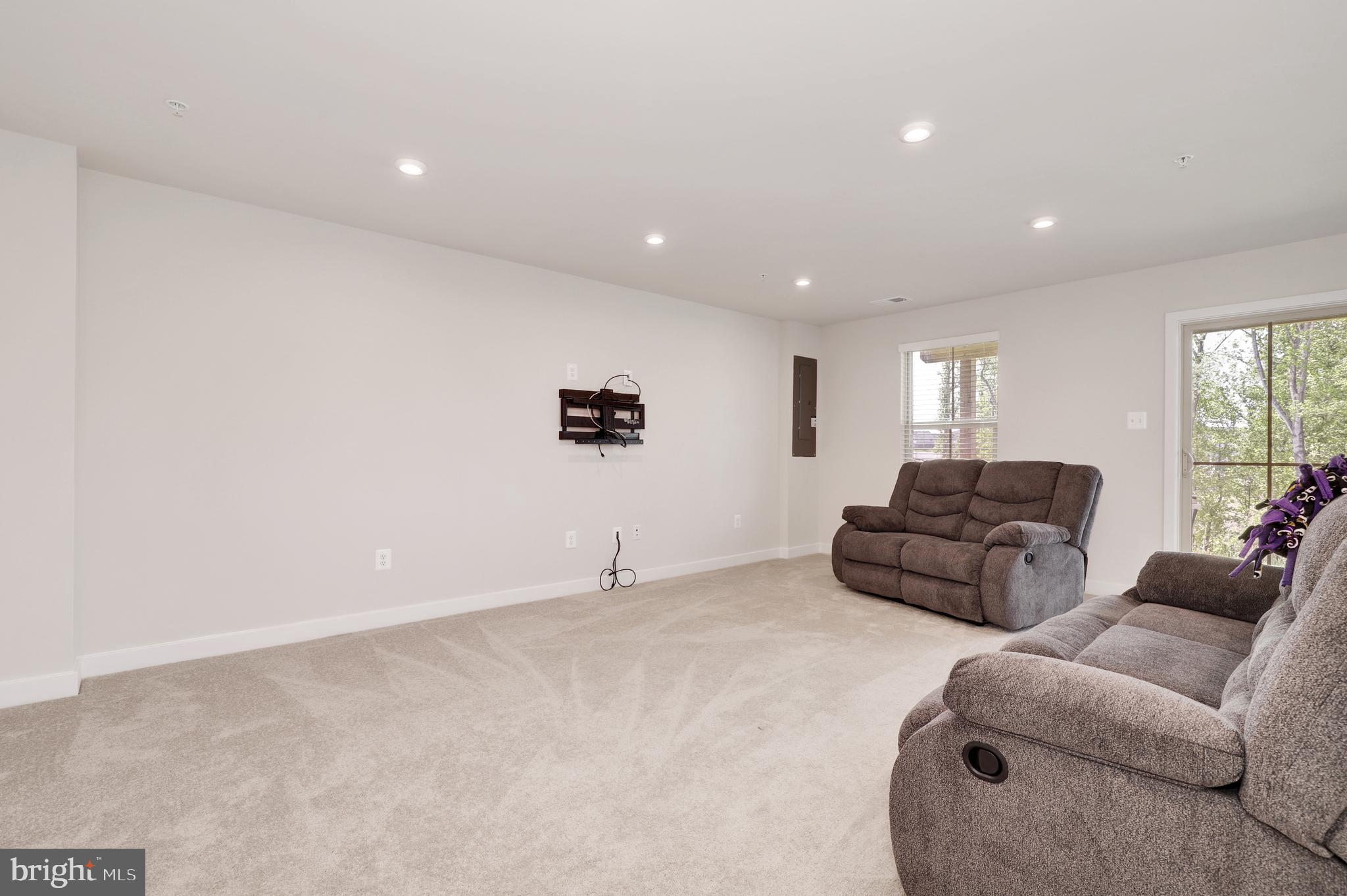 LAKE LINGANORE TOWN CENTER - Residential