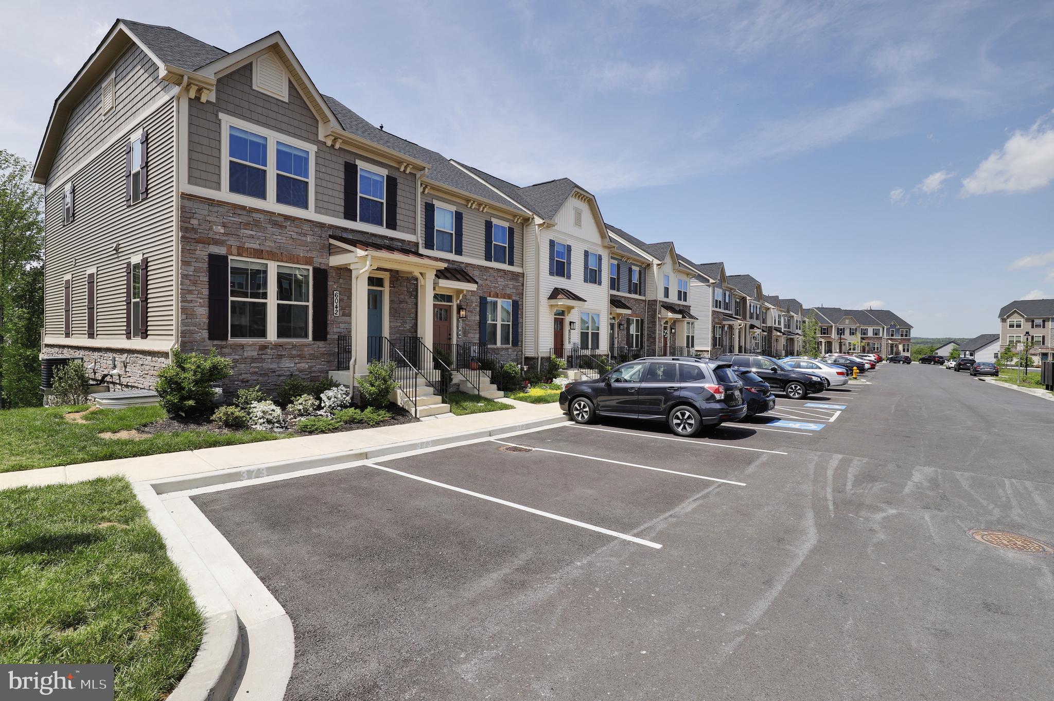LAKE LINGANORE TOWN CENTER - Residential