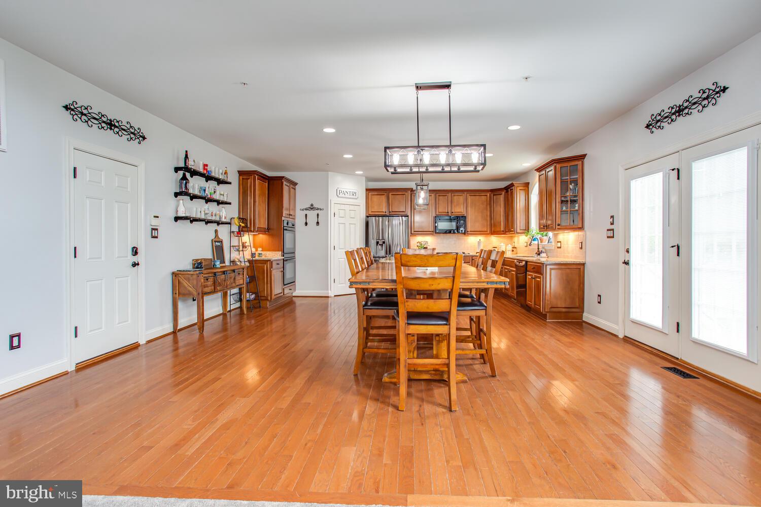 PEMBROOKE - Residential