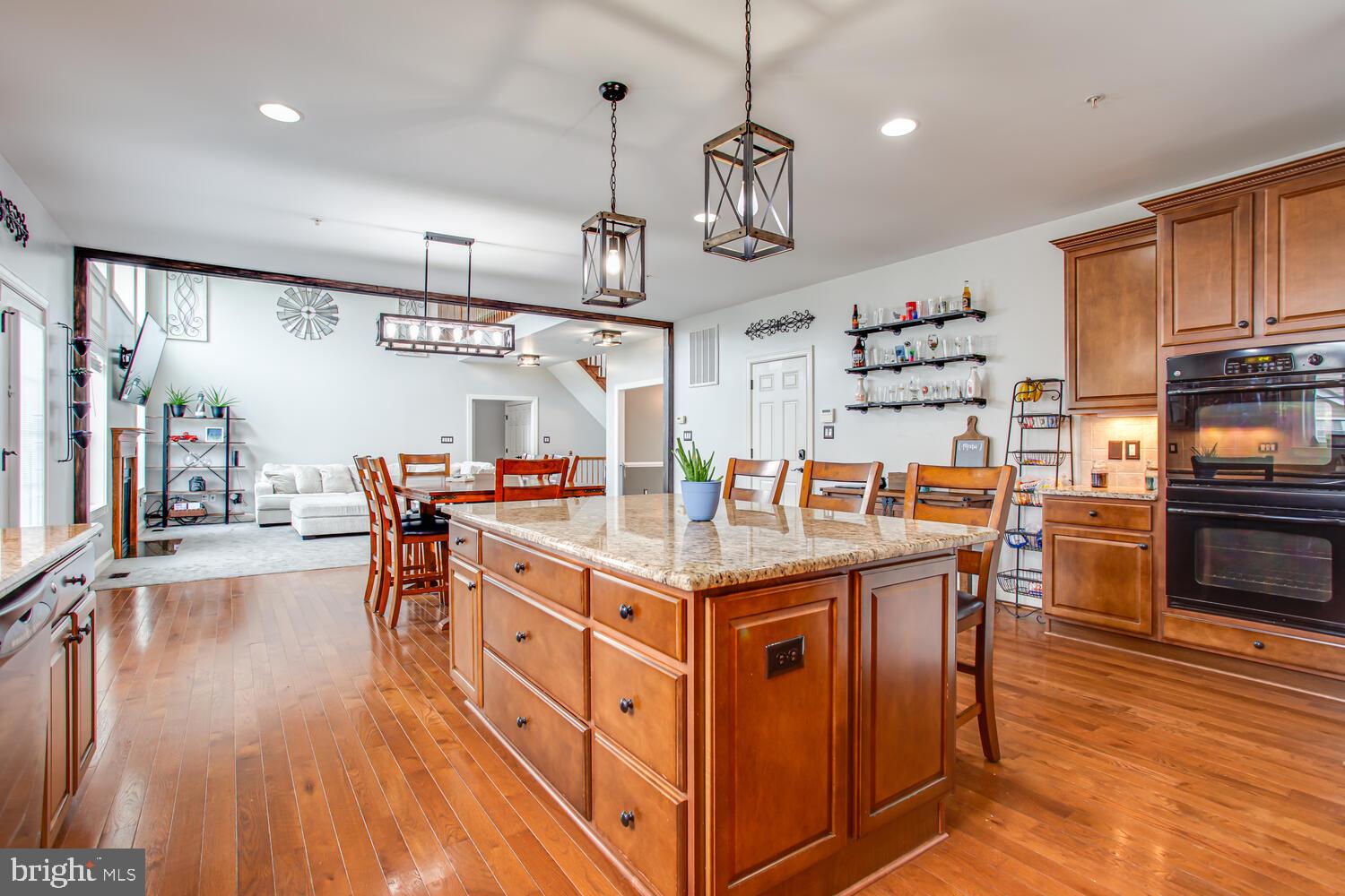 PEMBROOKE - Residential