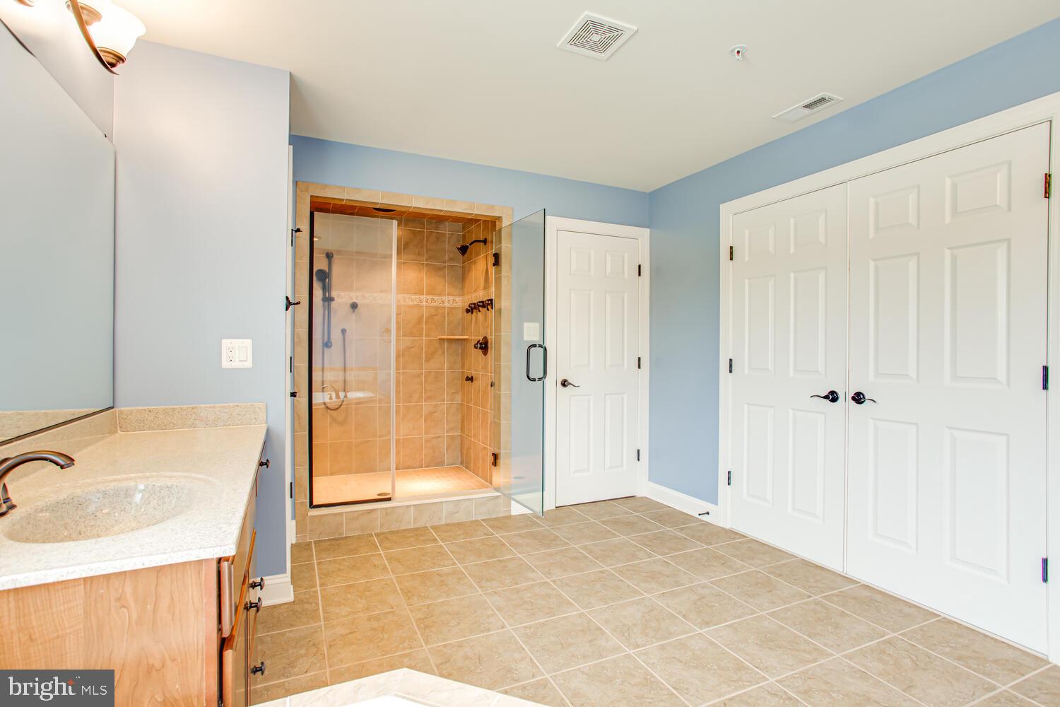 PEMBROOKE - Residential