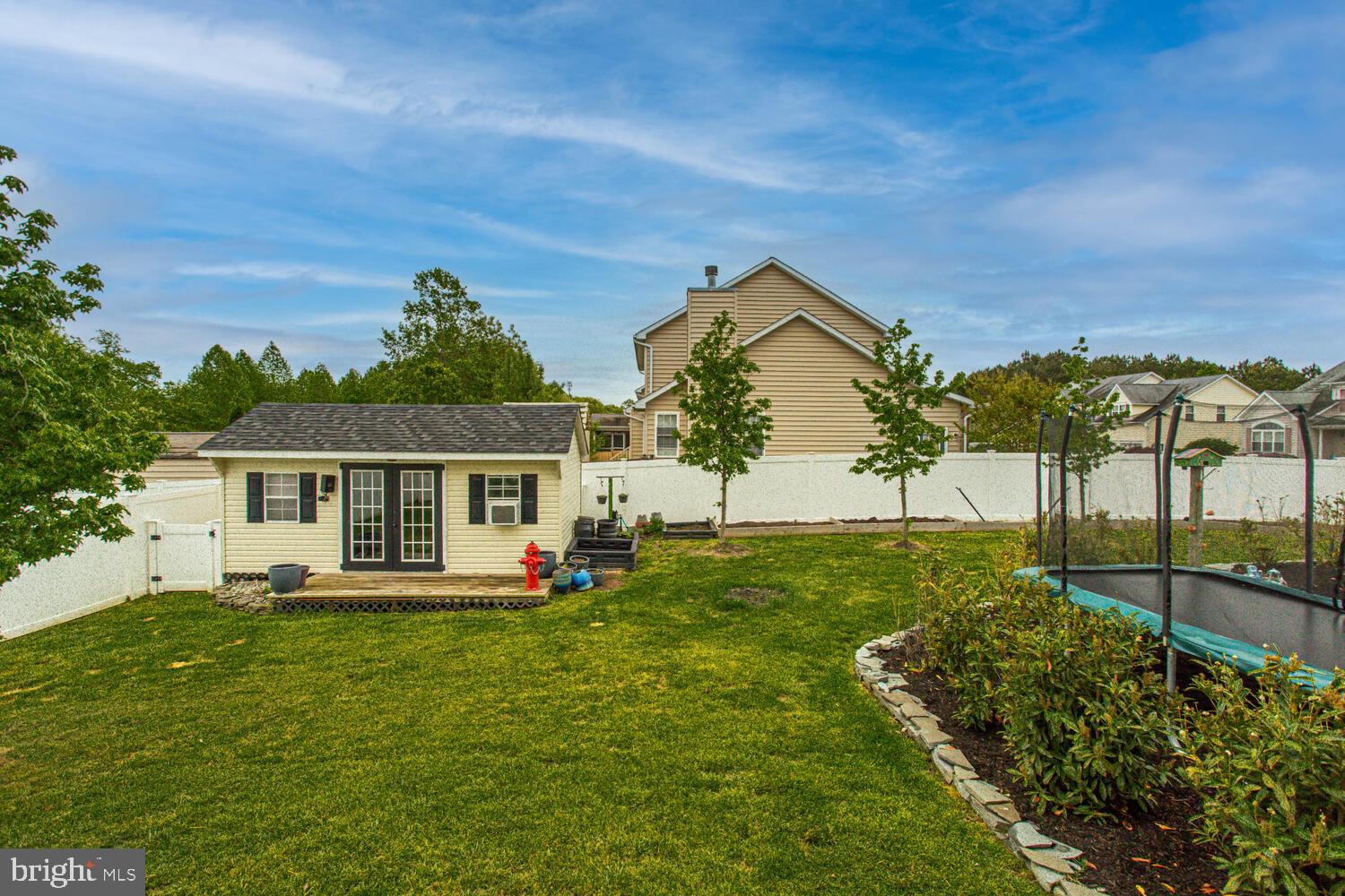 PEMBROOKE - Residential