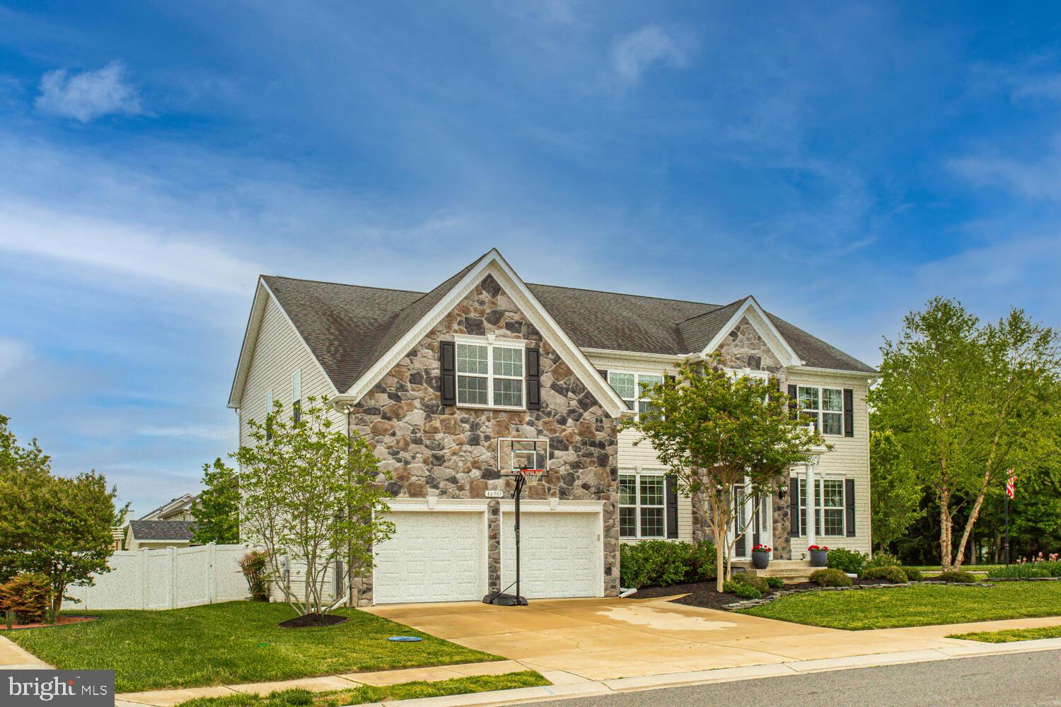 PEMBROOKE - Residential