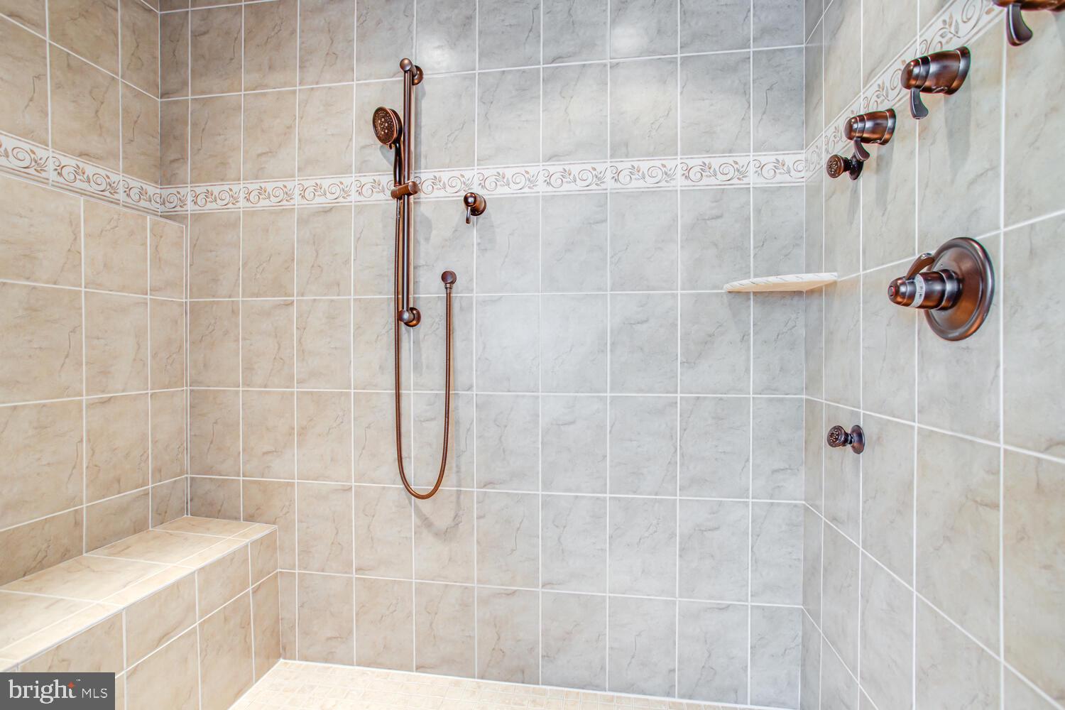 PEMBROOKE - Residential