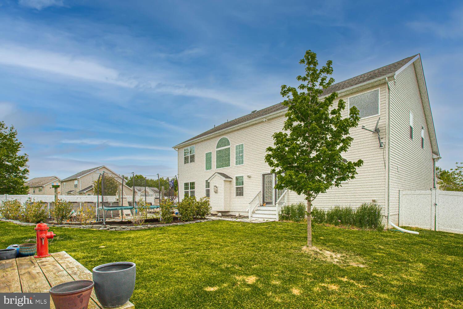 PEMBROOKE - Residential