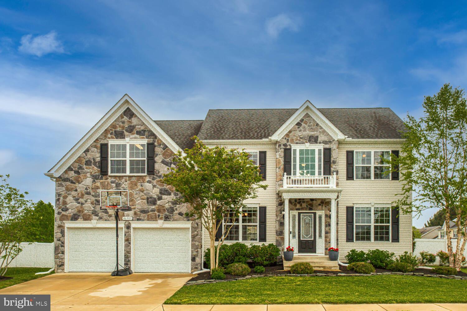 PEMBROOKE - Residential