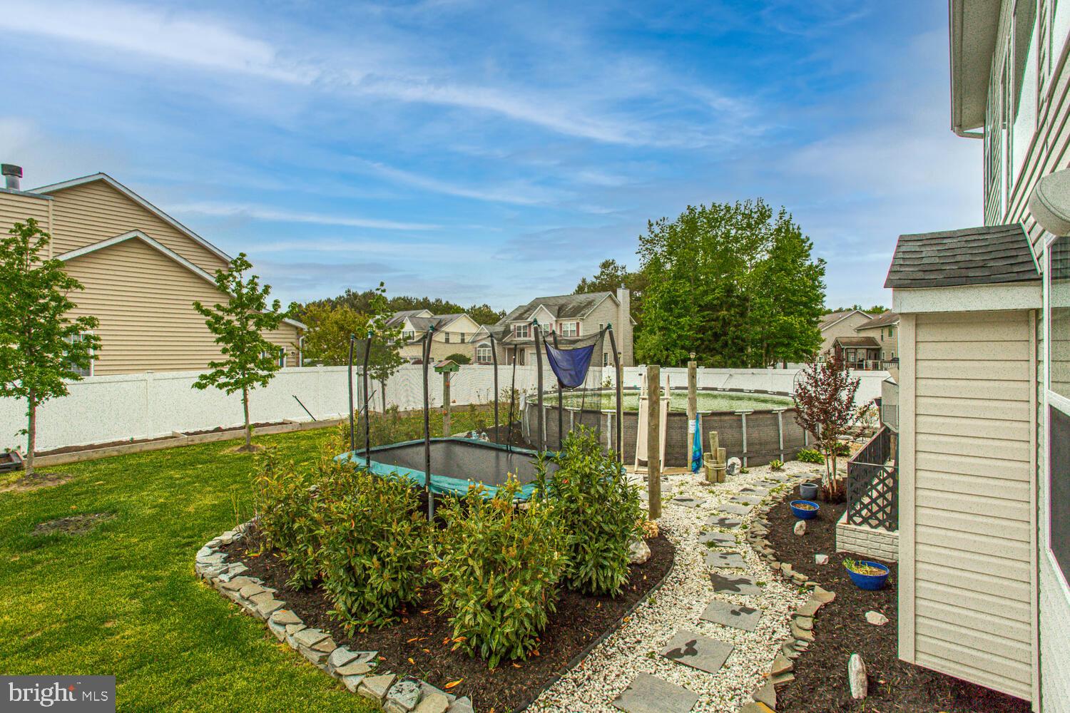 PEMBROOKE - Residential