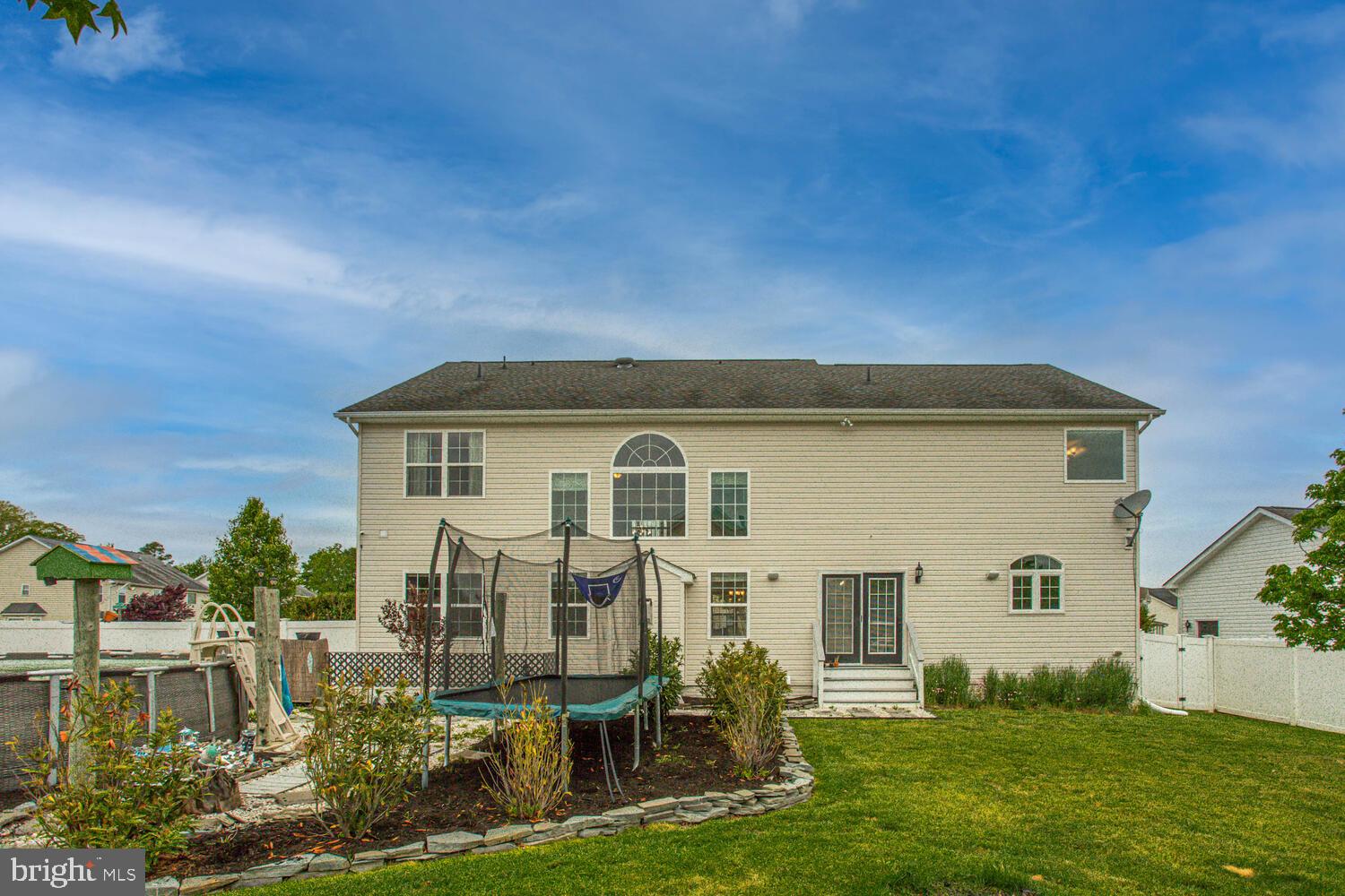 PEMBROOKE - Residential