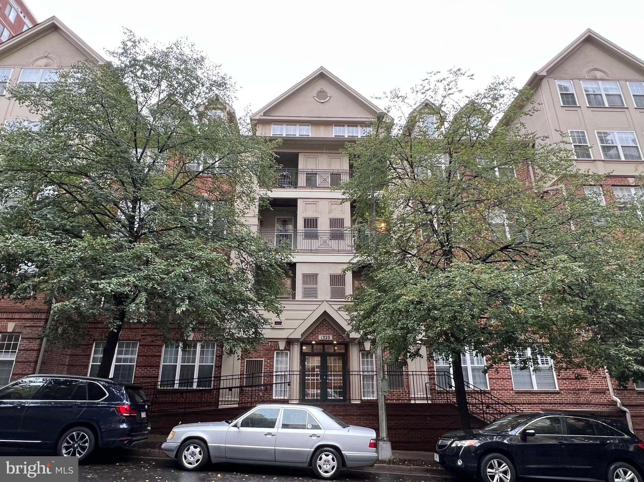 1320 N WAYNE STREET N 106