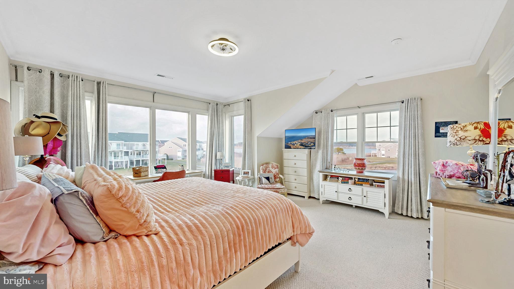 BAYVILLE SHORES - Residential