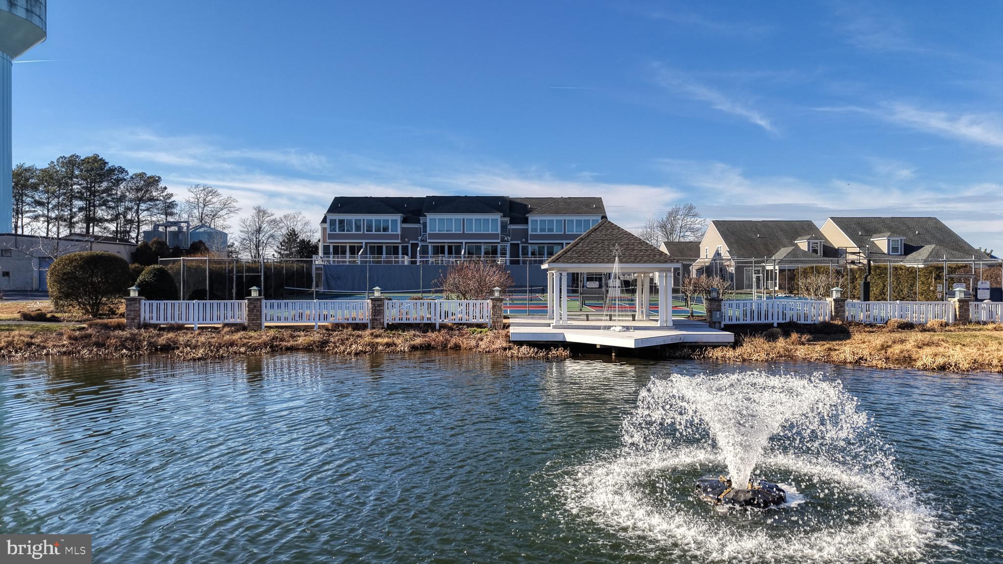 BAYVILLE SHORES - Residential