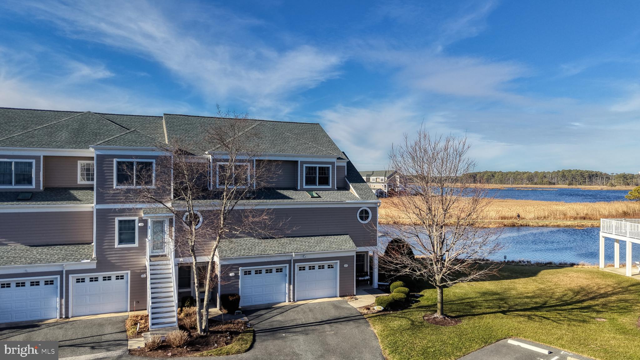 BAYVILLE SHORES - Residential